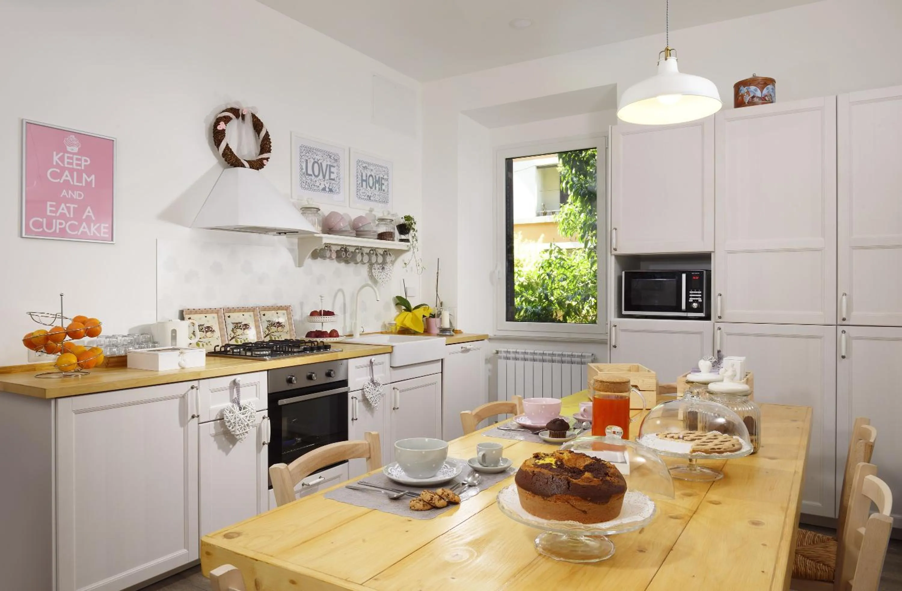 Communal lounge/ TV room in Vaticano Charming Rooms