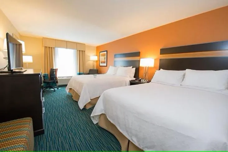 Bed in Holiday Inn Bismarck by IHG
