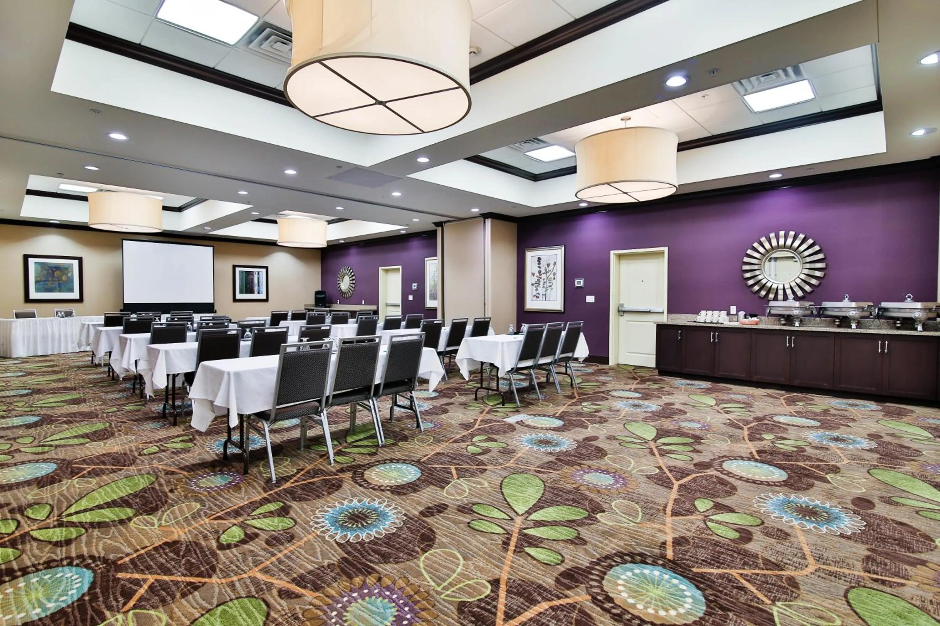 Meeting/conference room in Holiday Inn Bismarck by IHG