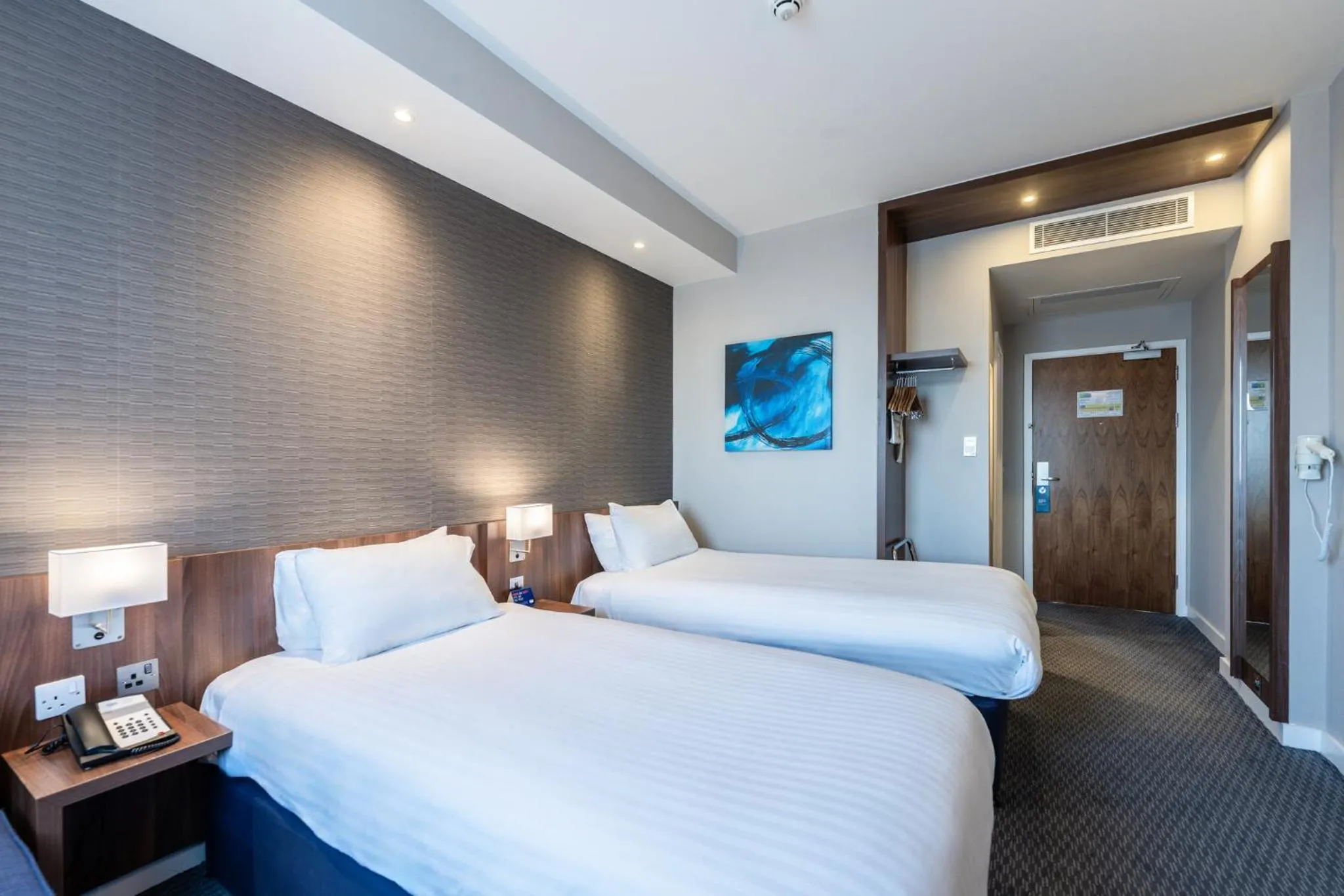 Photo of the whole room, Bed in Holiday Inn Express Aberdeen Airport by IHG