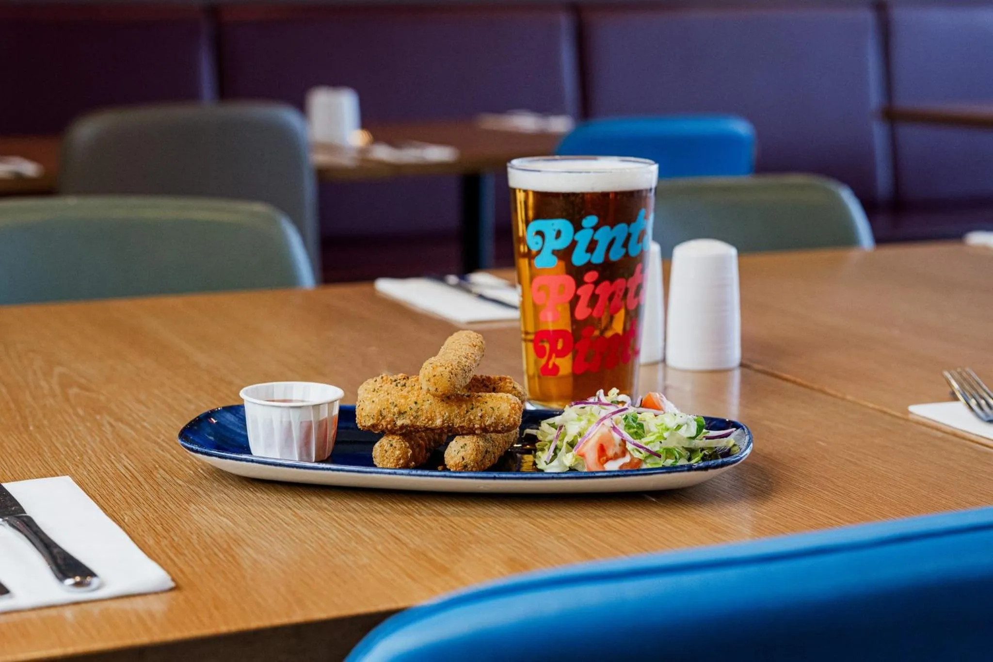 Restaurant/places to eat in Holiday Inn Express Aberdeen Airport by IHG