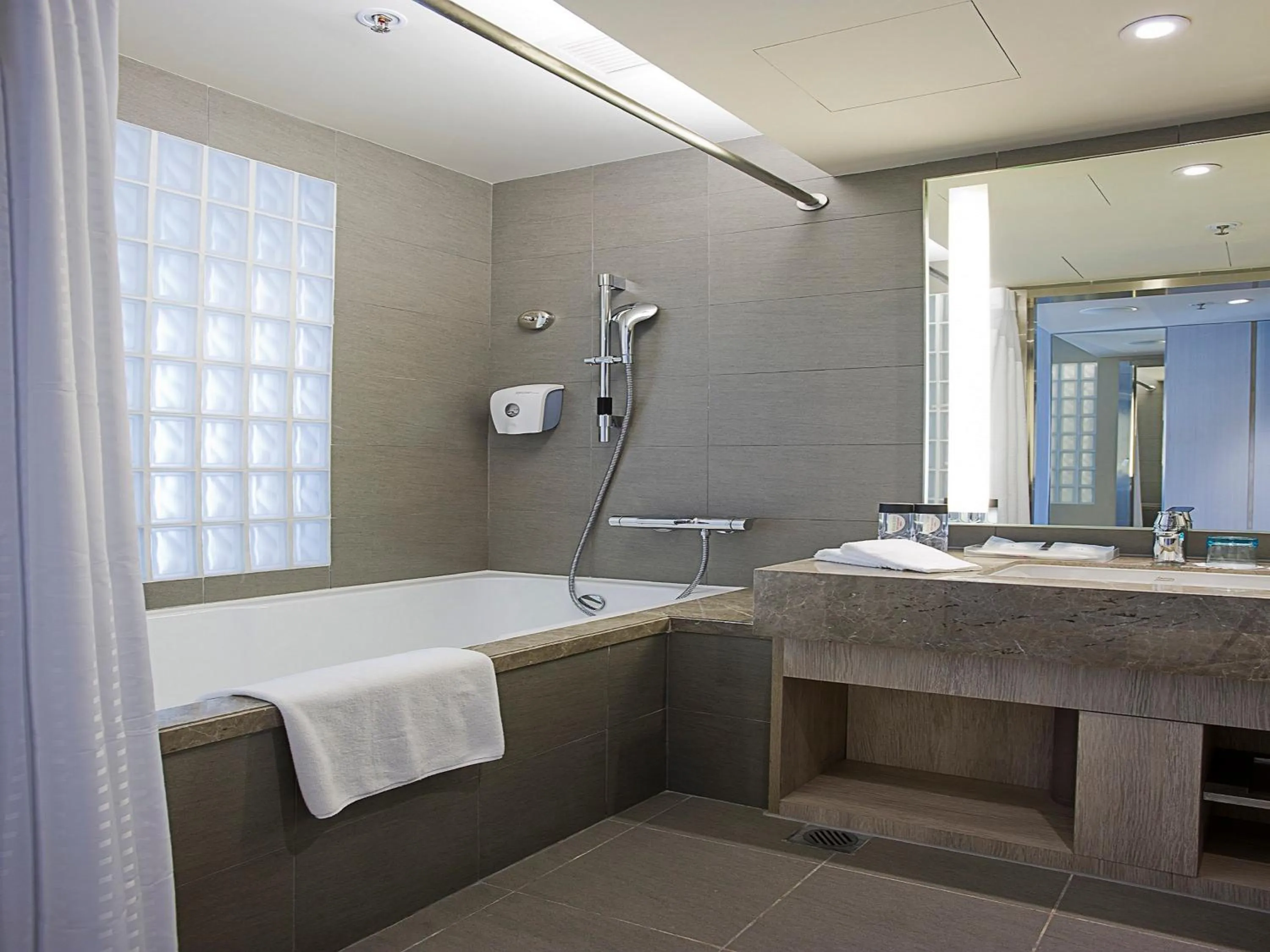 Bathroom in Holiday Inn Express Hong Kong Mongkok by IHG