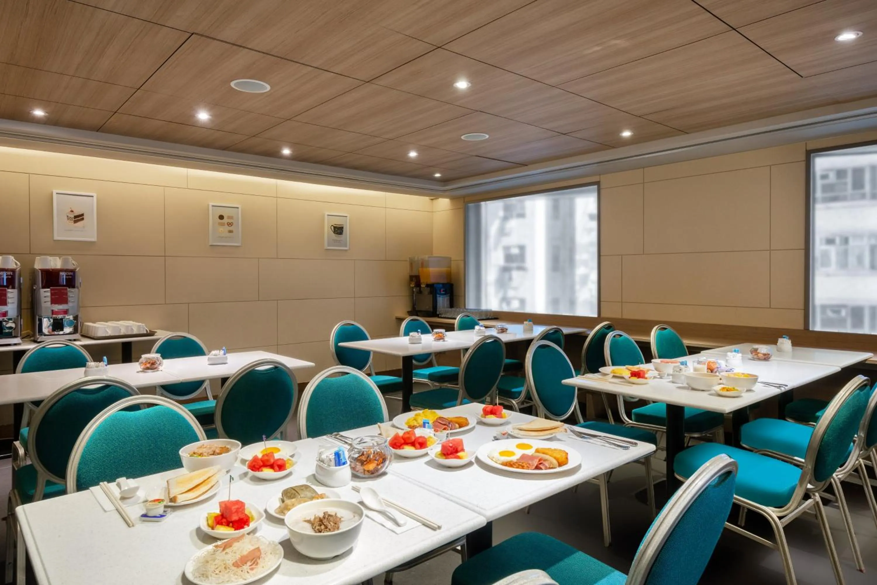 Breakfast in Holiday Inn Express Hong Kong Mongkok by IHG