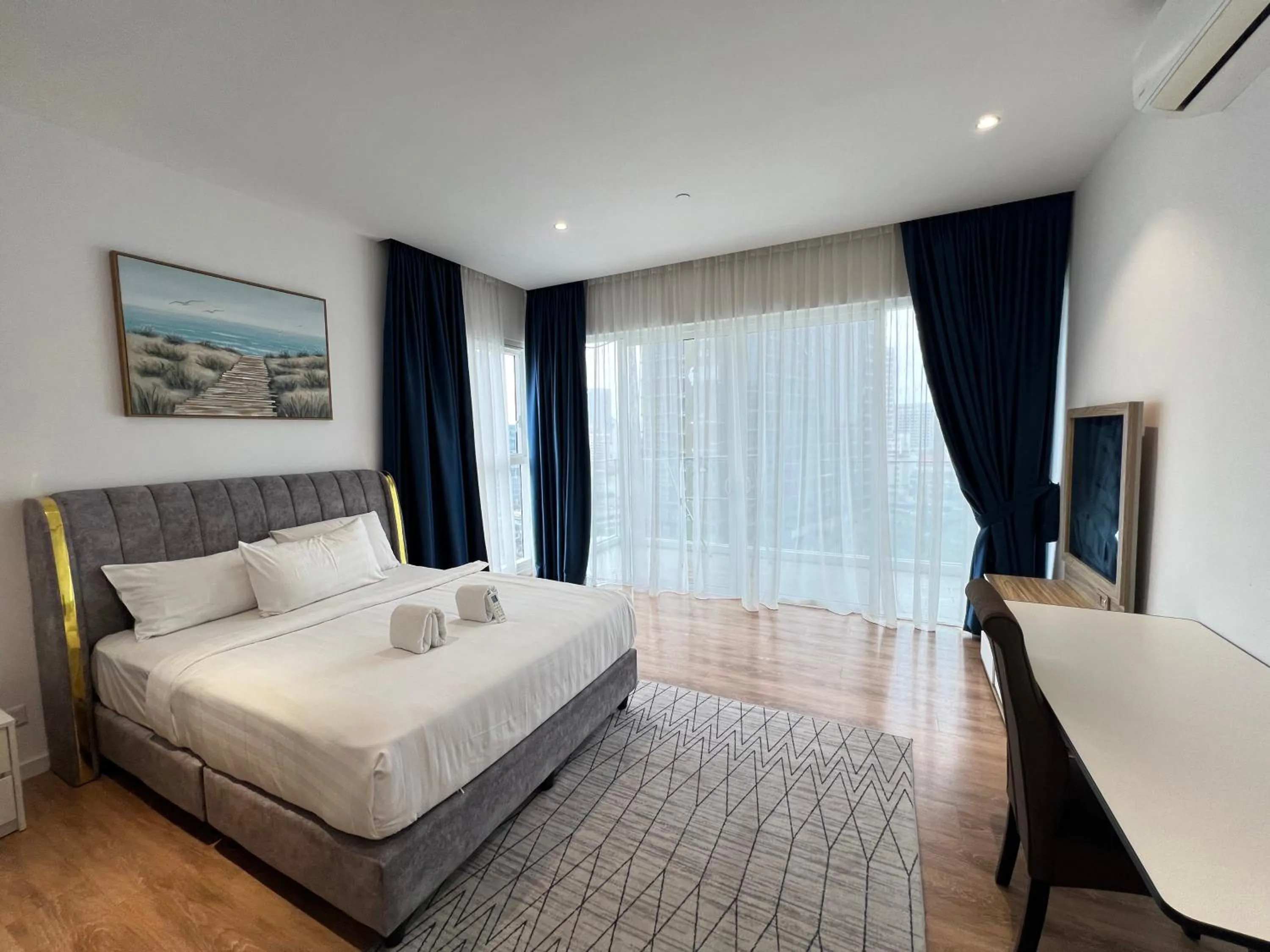 Bed in Quill Residences Exclusive Suites KLCC