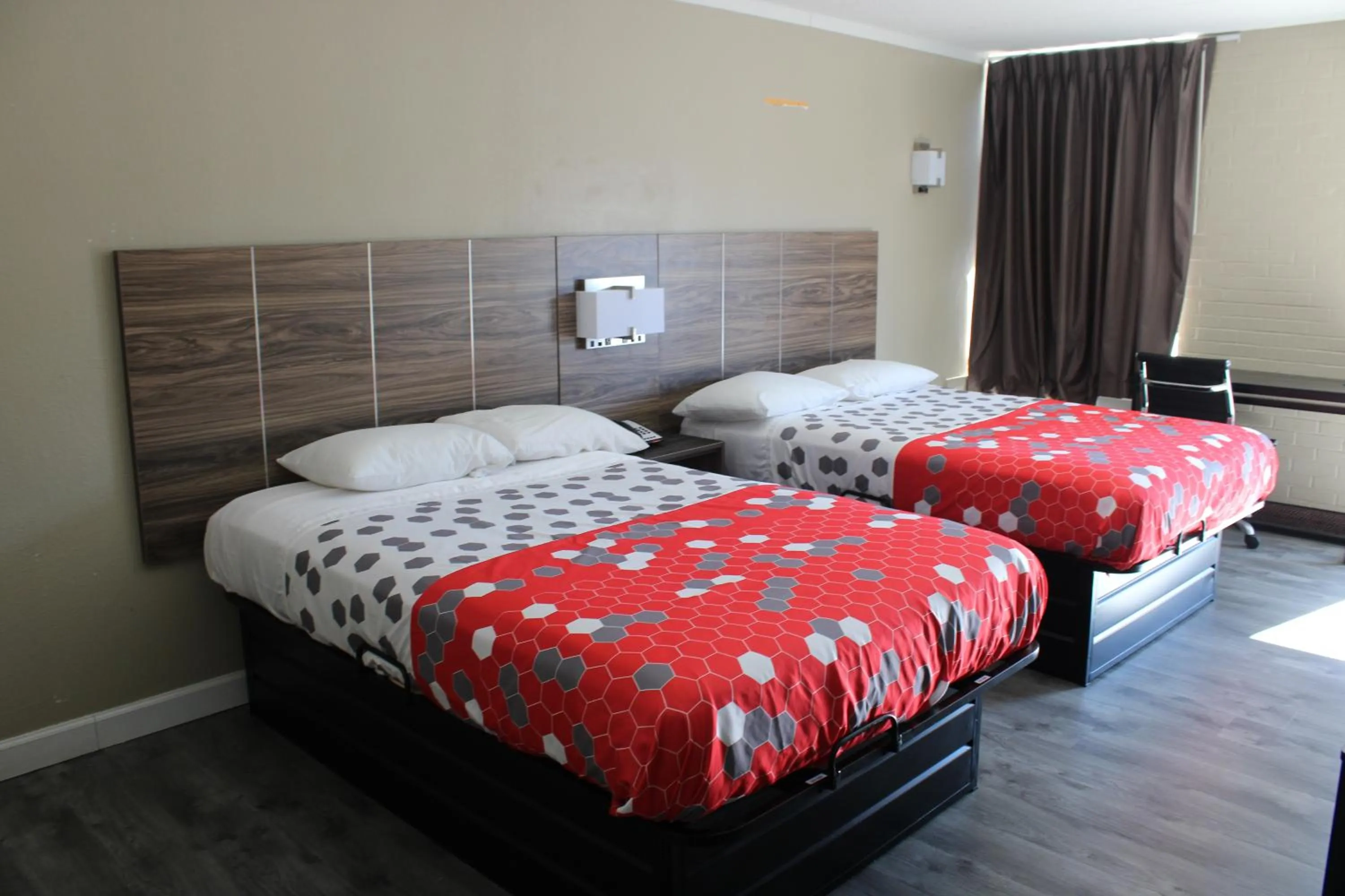 Photo of the whole room, Bed in Rodeway Inn