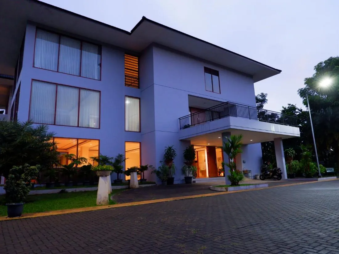 Nava Magnolia Hotel