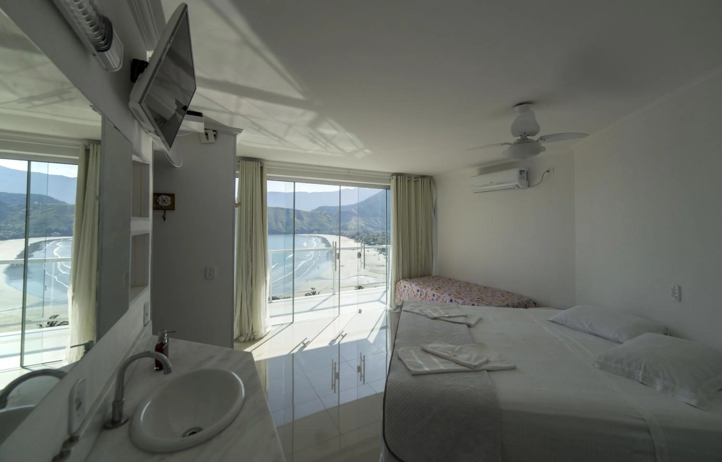 Photo of the whole room, Bed in Panoramica Residencial