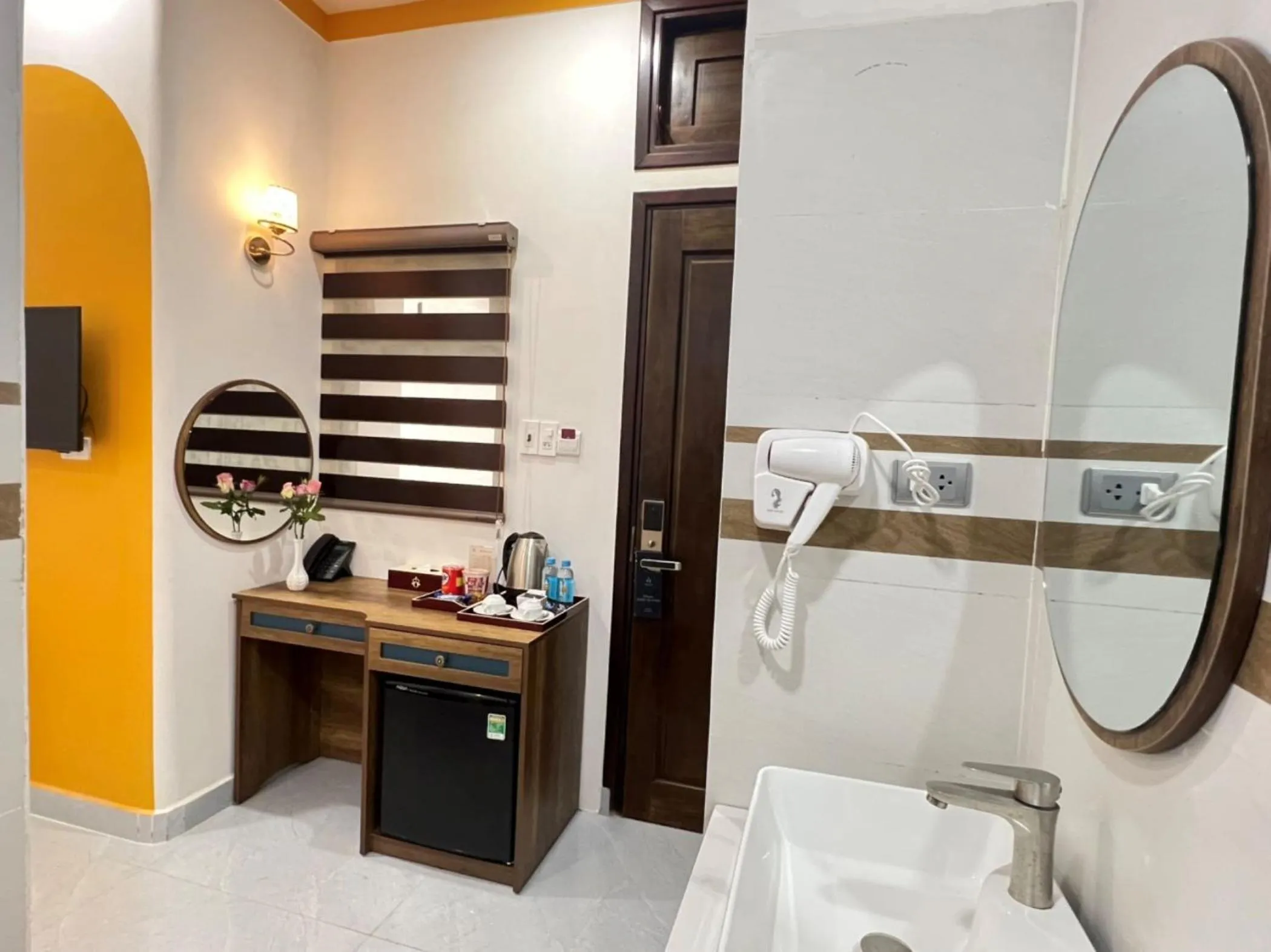 Coffee/tea facilities in ORCHID Hotel