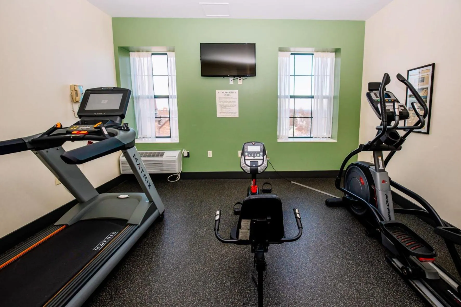 Fitness centre/facilities in Landmark Inn
