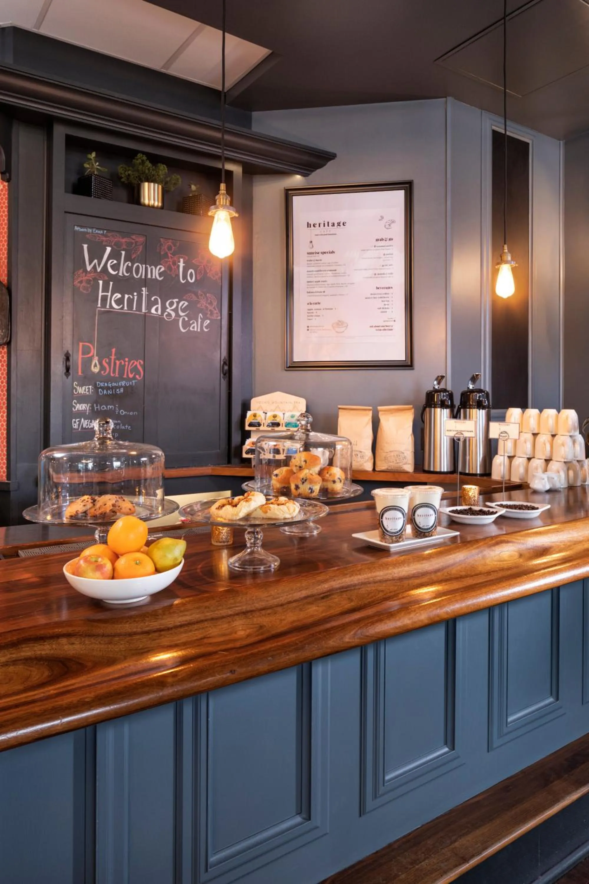 Breakfast in Landmark Inn