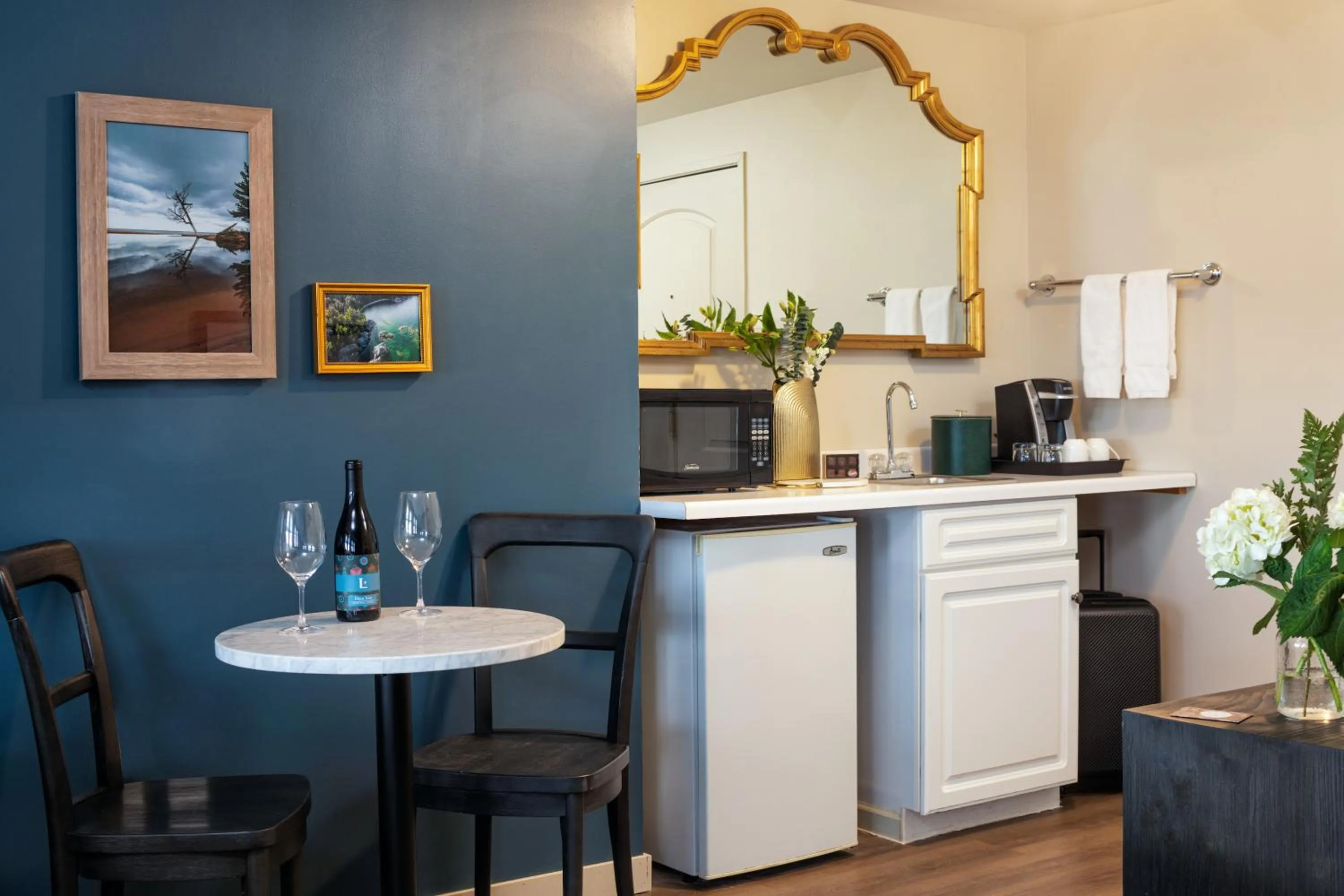 Coffee/tea facilities in Landmark Inn