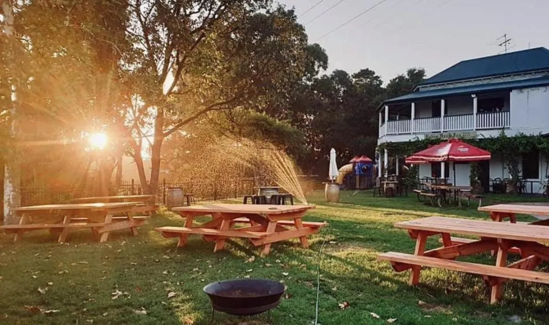 The Robinhood Inn - Drouin