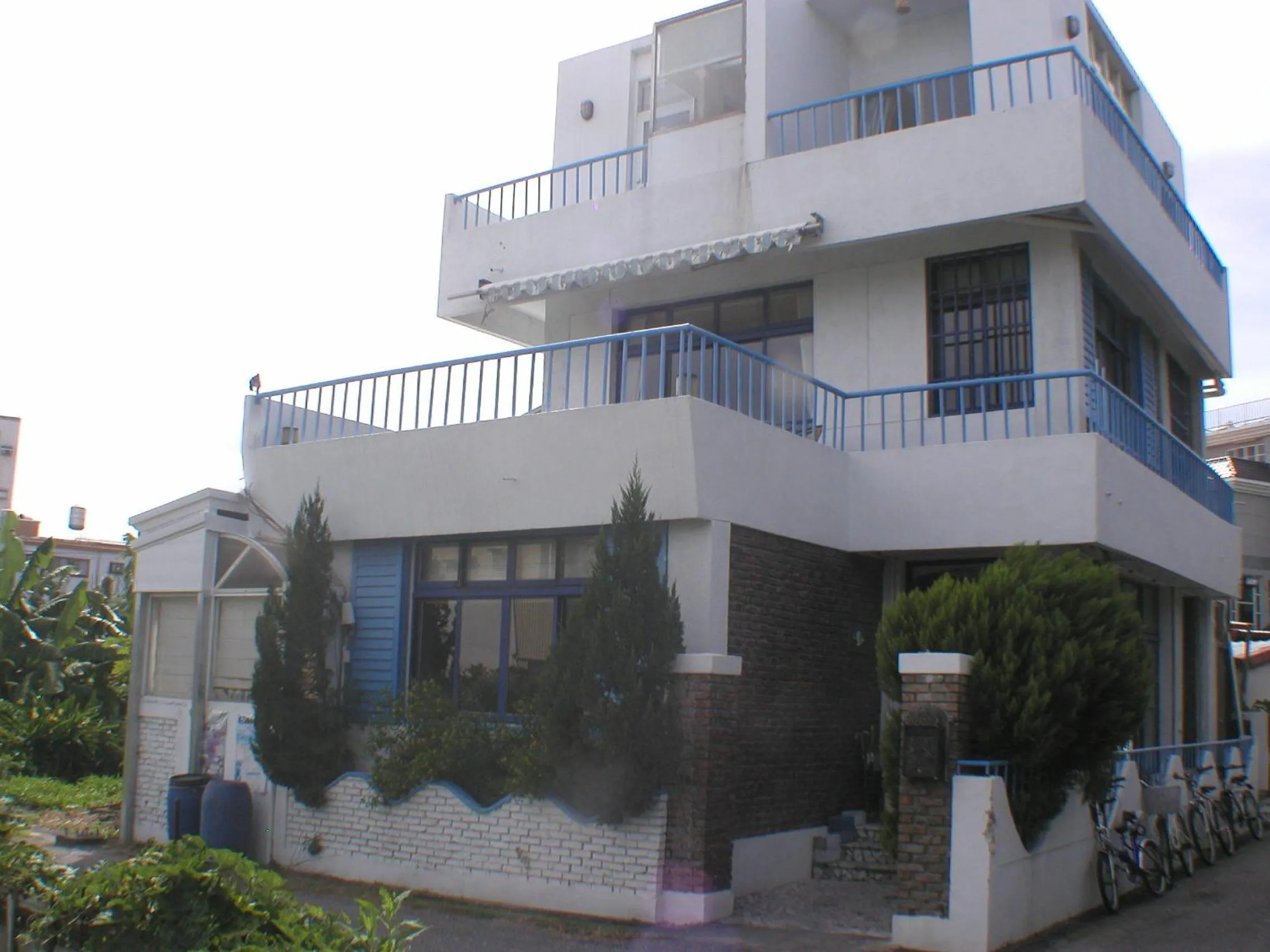 Facade/entrance in Oia Cafe B&B