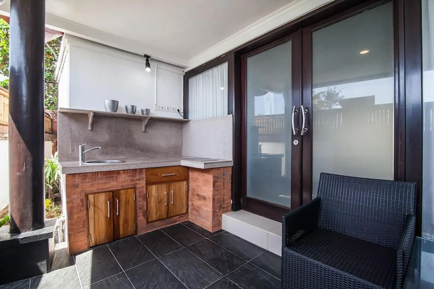 Kitchen or kitchenette in Villa L'Orange Bali
