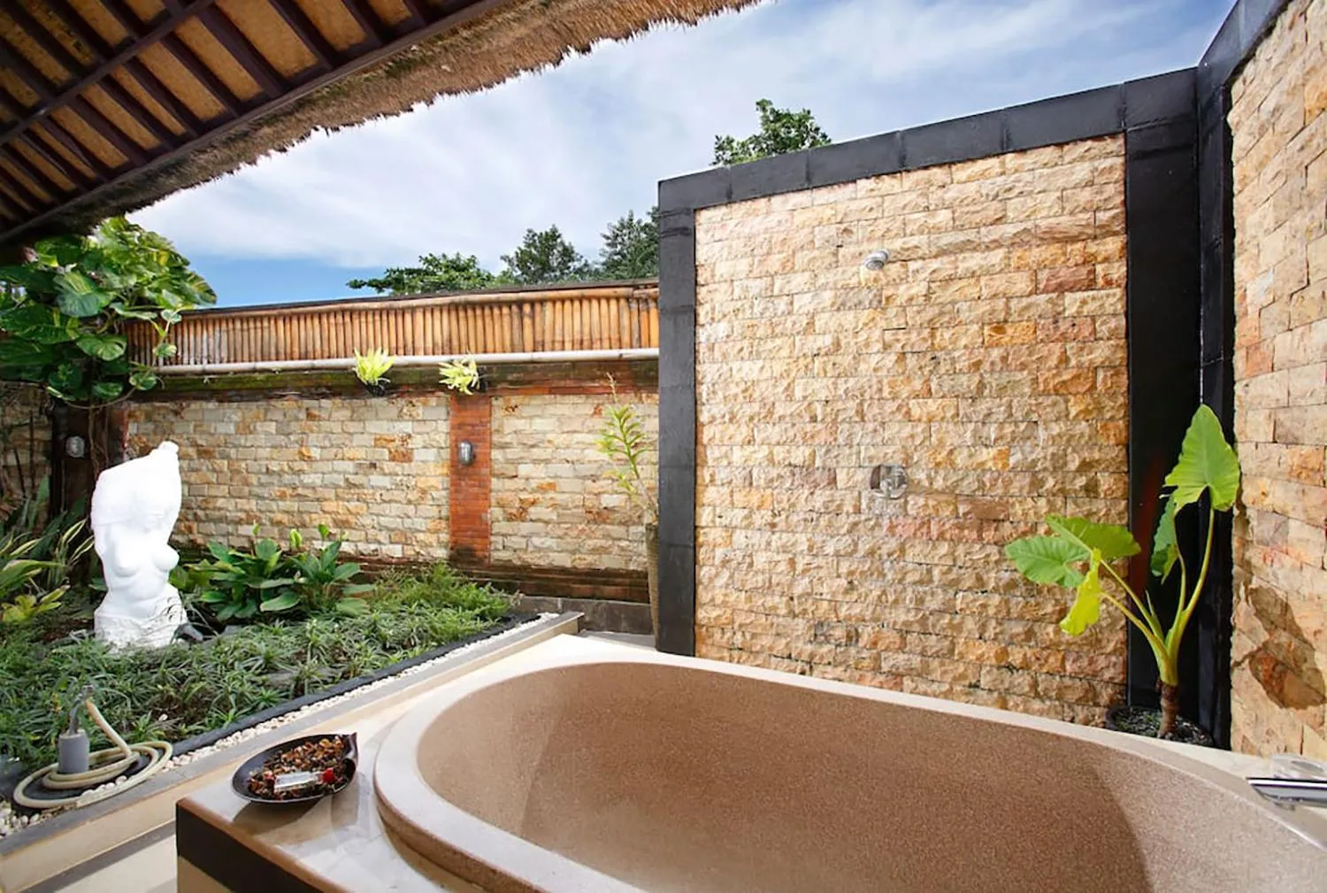 Bathroom in Villa L'Orange Bali