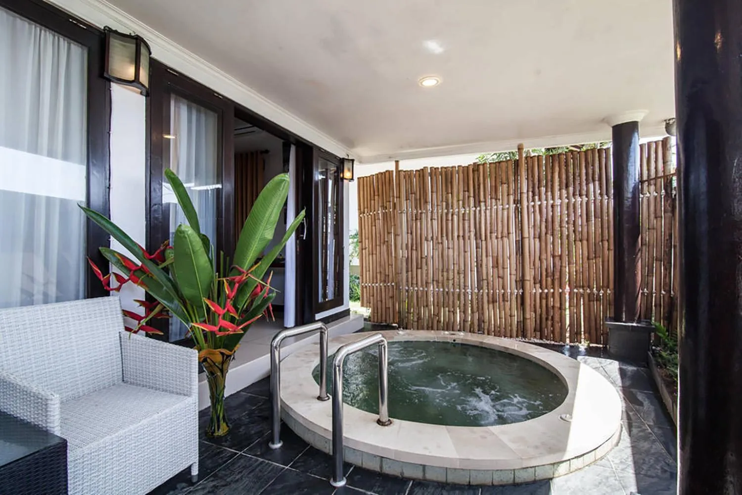 Area and facilities in Villa L'Orange Bali
