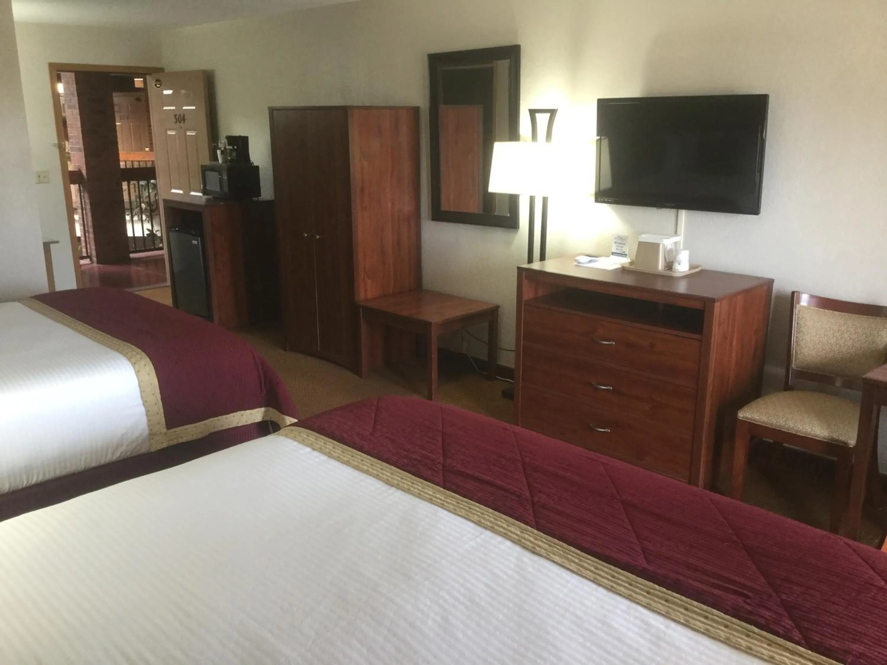 Photo of the whole room, Bed in Baymont by Wyndham Cortez