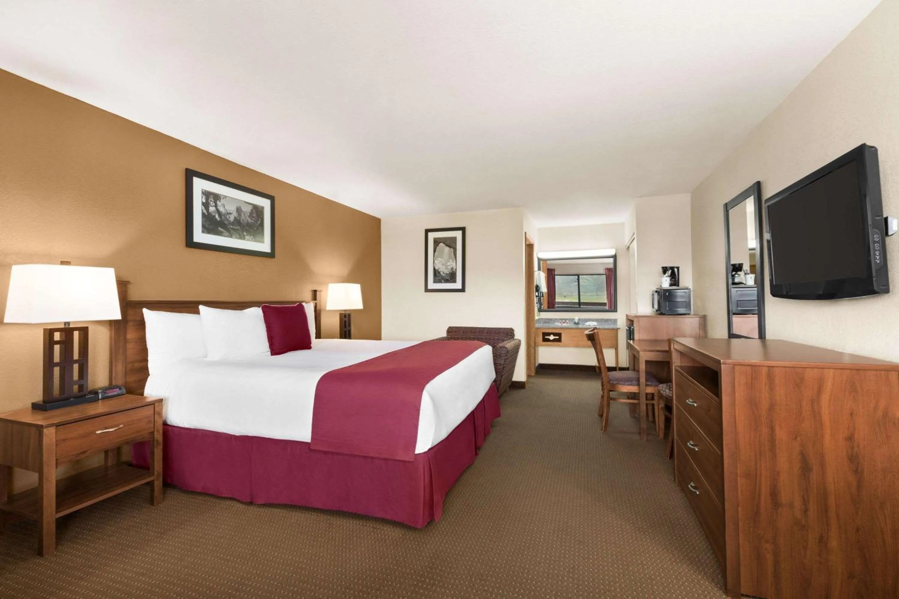 Photo of the whole room, Bed in Baymont by Wyndham Cortez