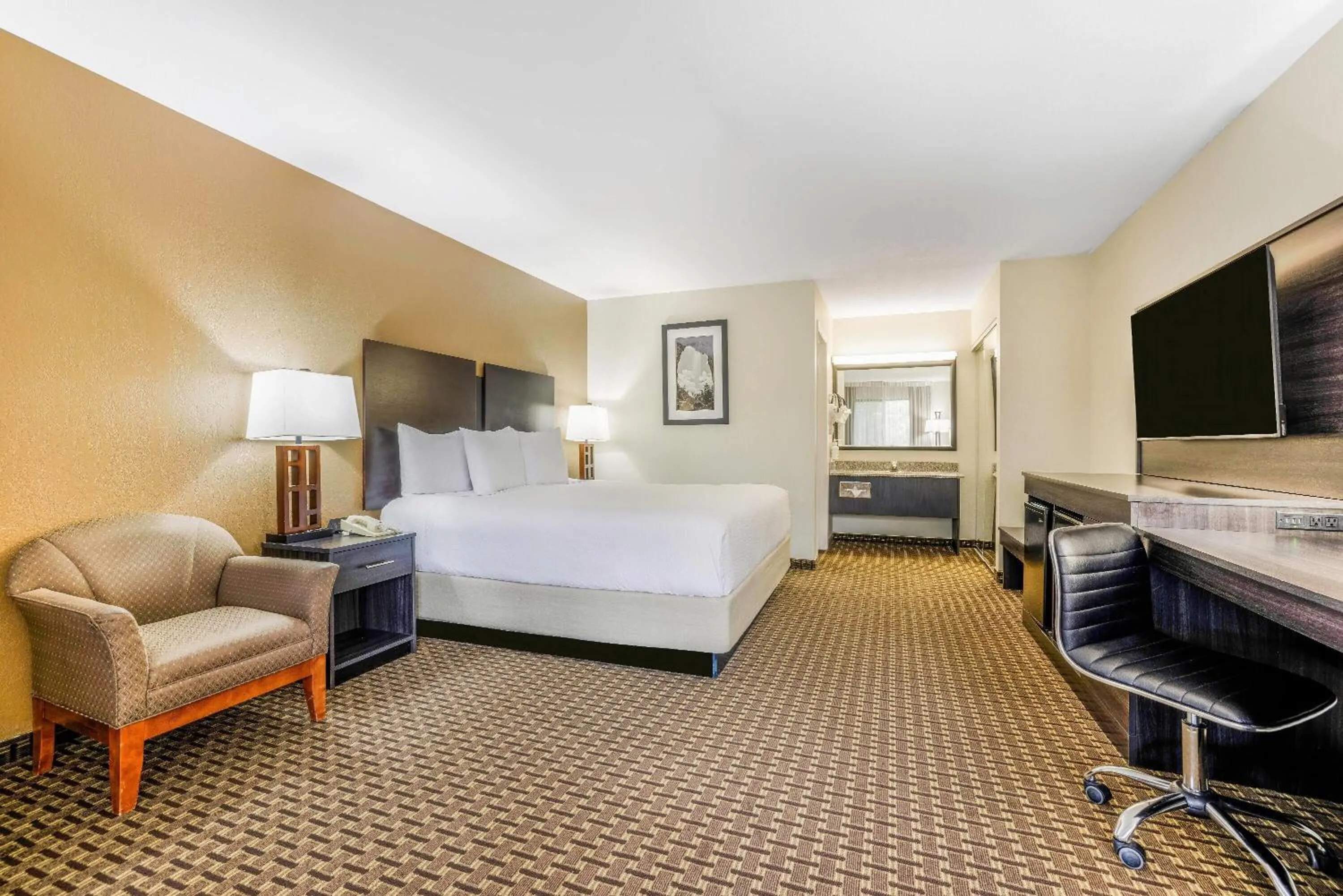 Bed in Baymont by Wyndham Cortez