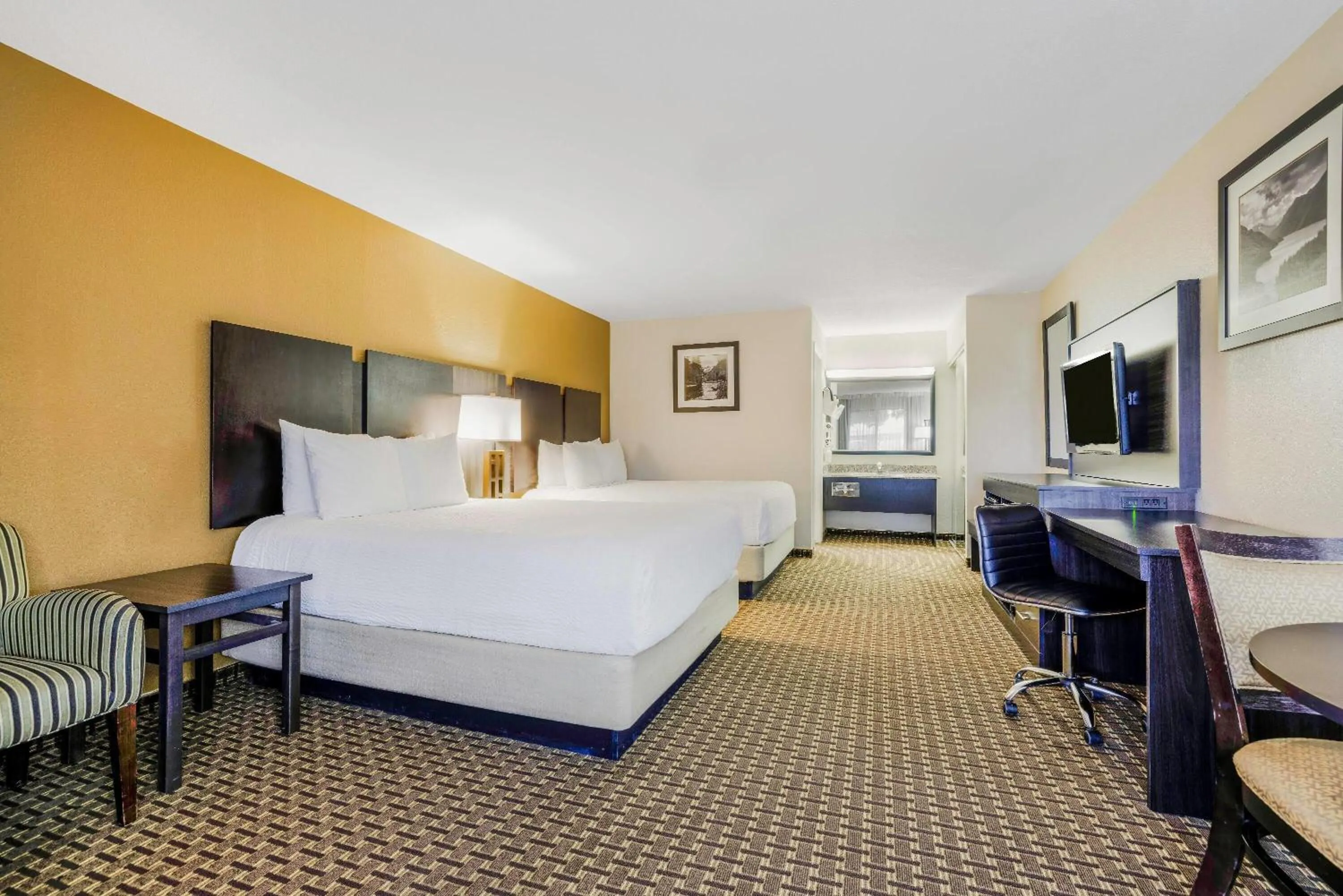 Bed in Baymont by Wyndham Cortez