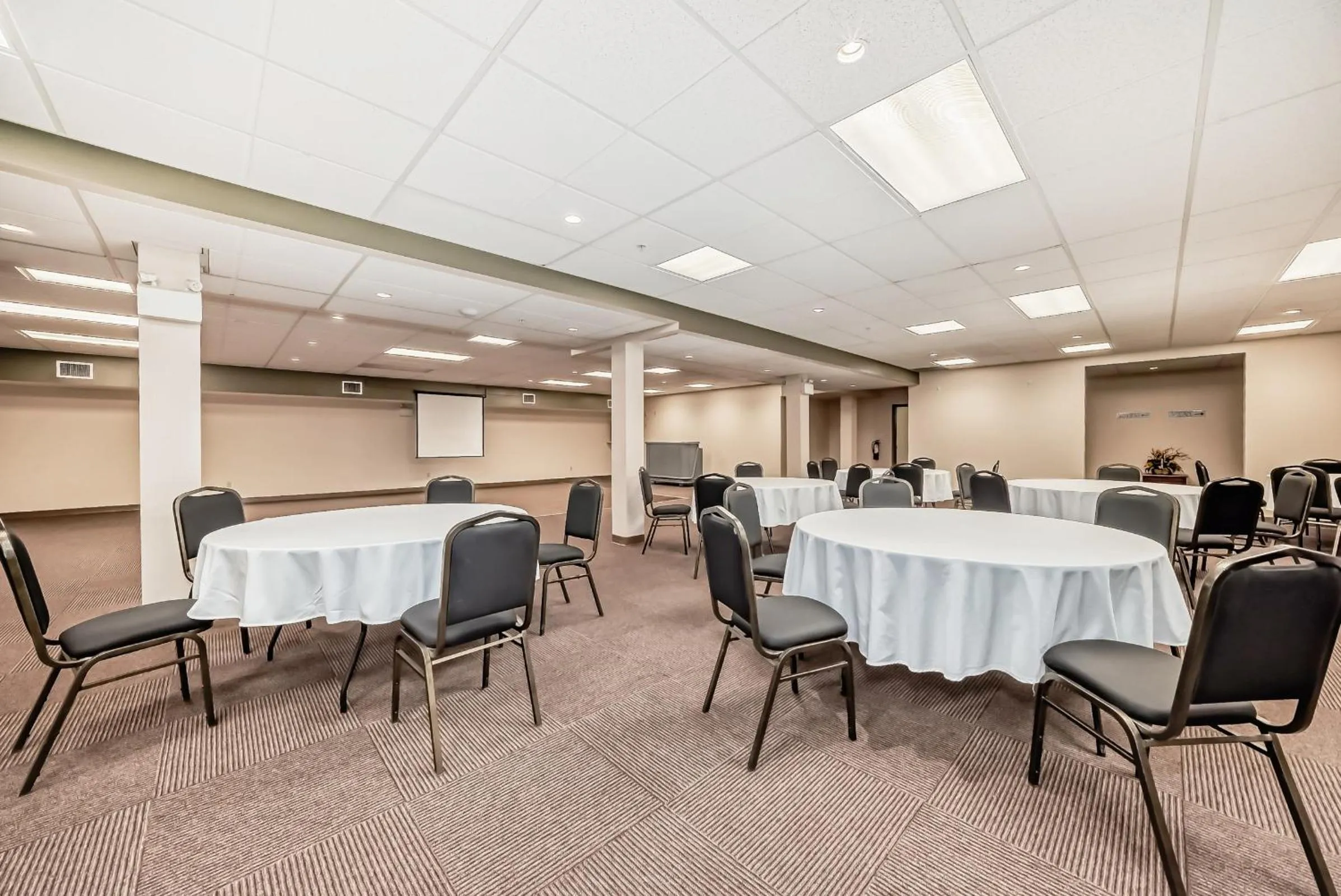 Banquet/Function facilities in Grande Cache Inn & Suites