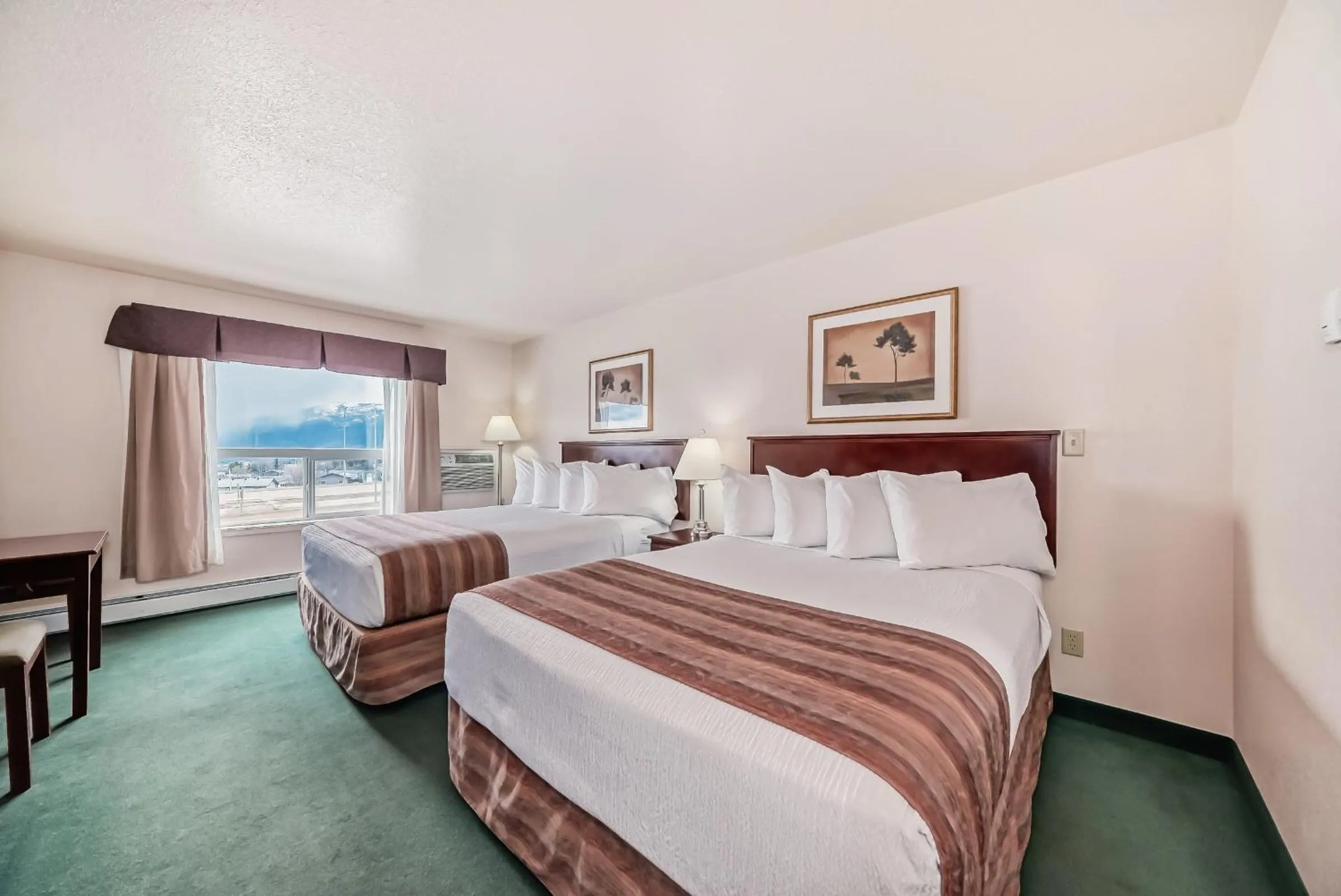 Bed in Grande Cache Inn & Suites