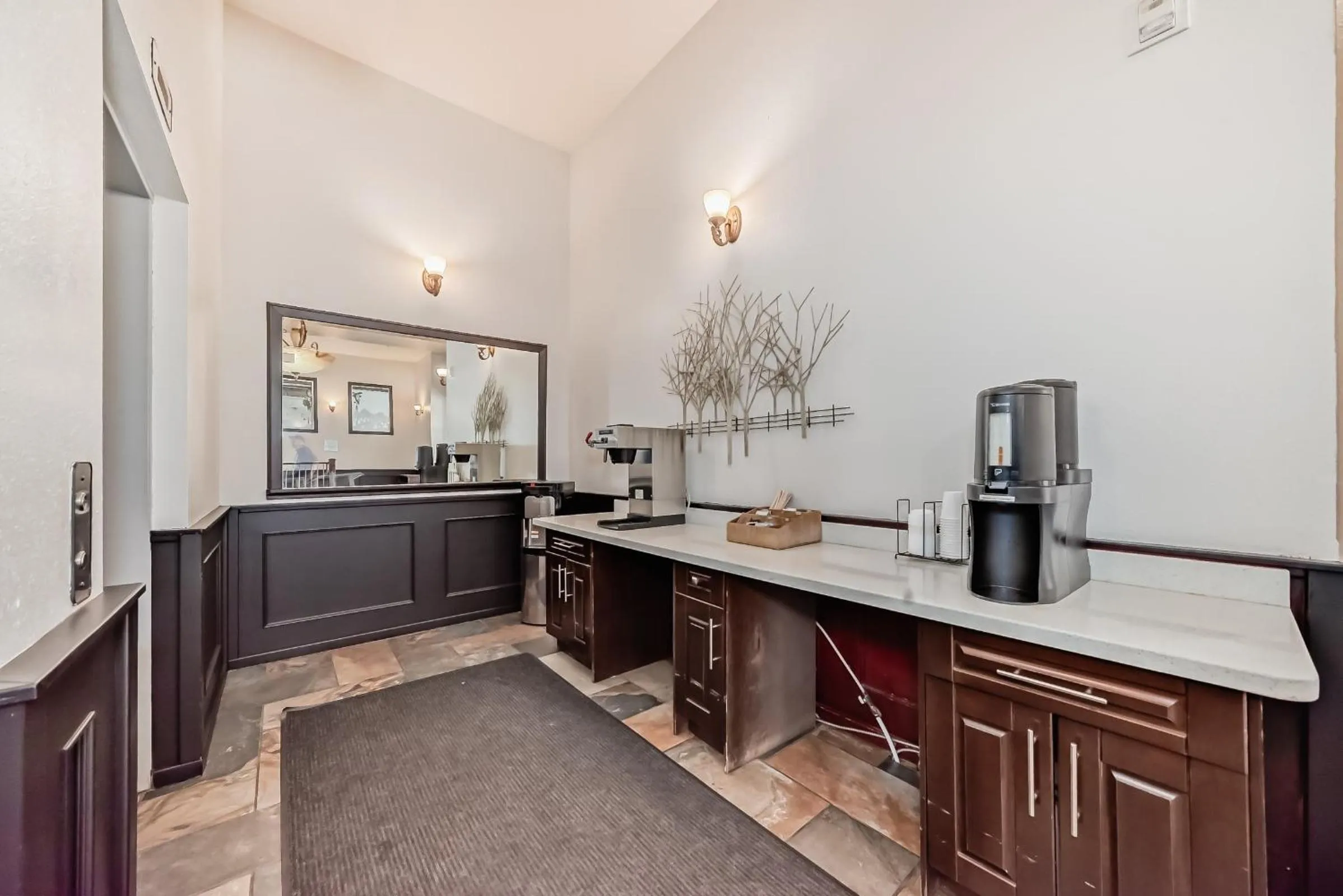 Coffee/tea facilities in Grande Cache Inn & Suites