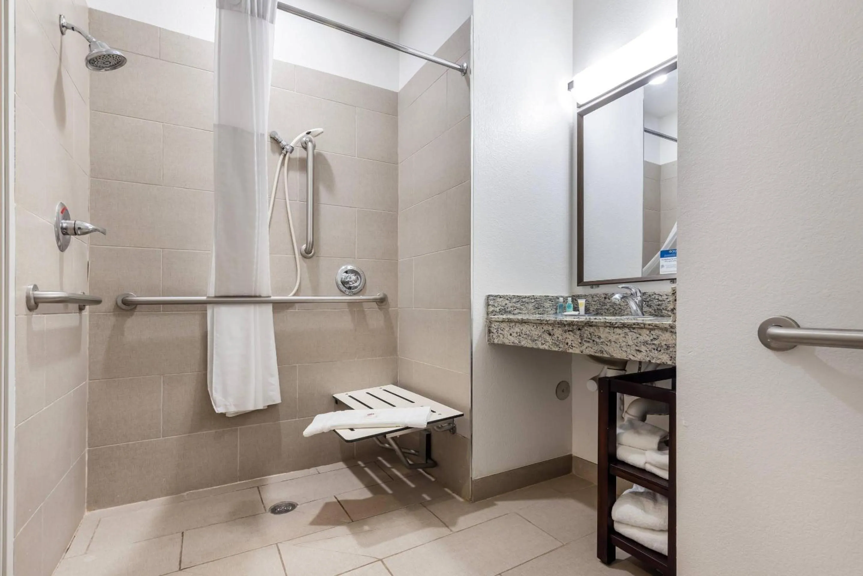 Bedroom in Comfort Inn & Suites Aztec - Farmington Area