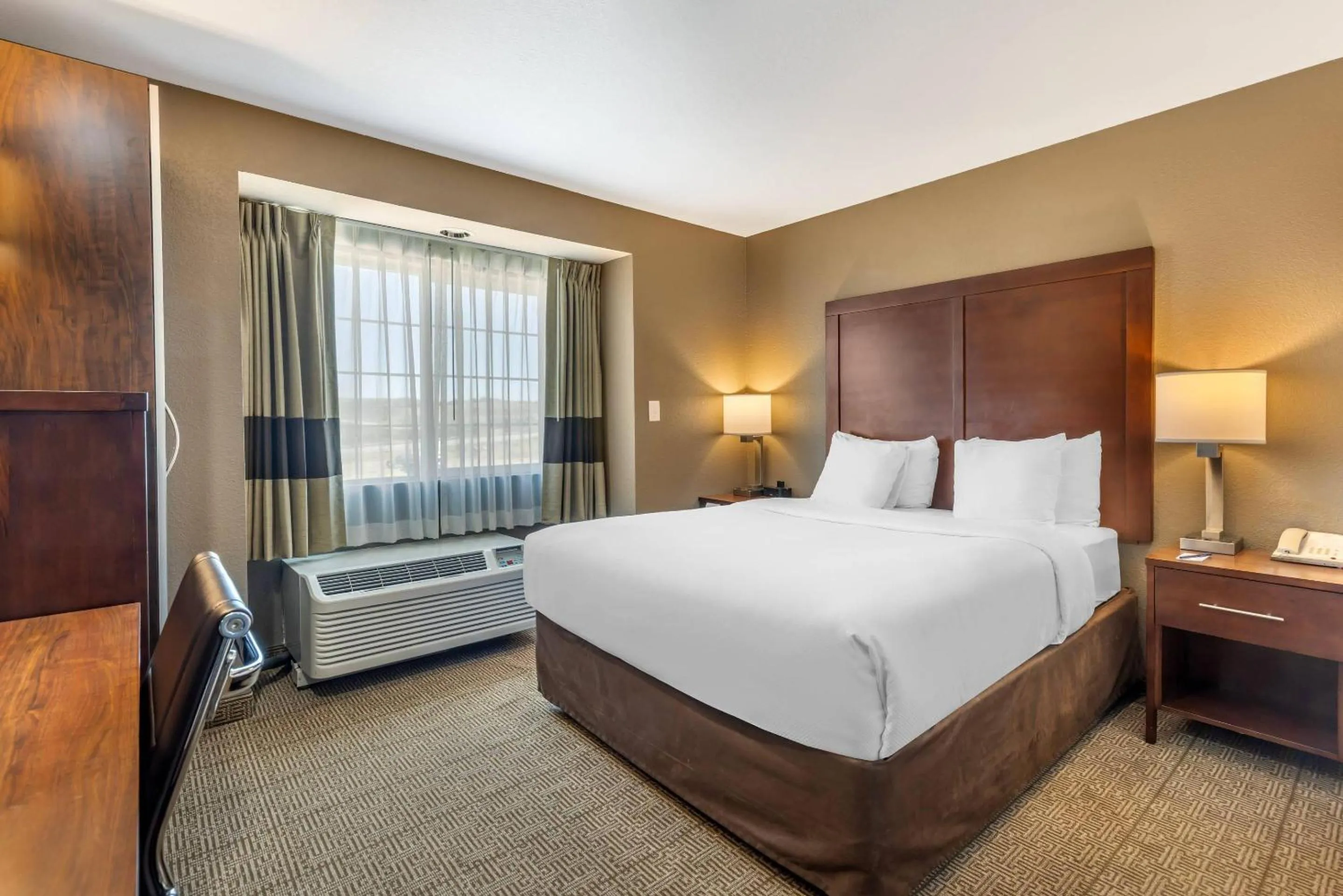 Bedroom, Bed in Comfort Inn & Suites Aztec - Farmington Area