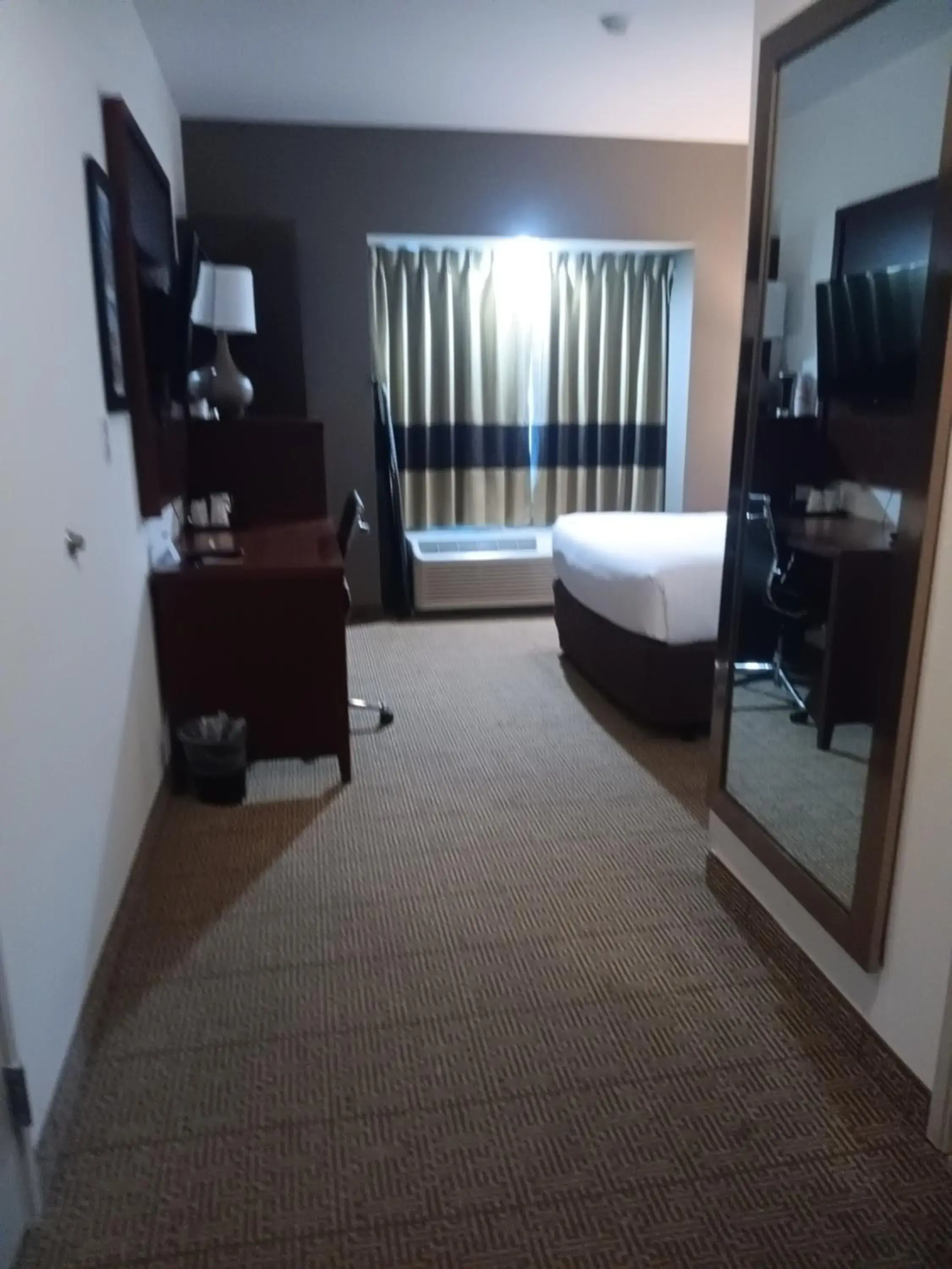 Queen Room - Accessible/Non-Smoking in Comfort Inn & Suites Queen Room - Accessible/Non-Smoking in Comfort Inn & Suites