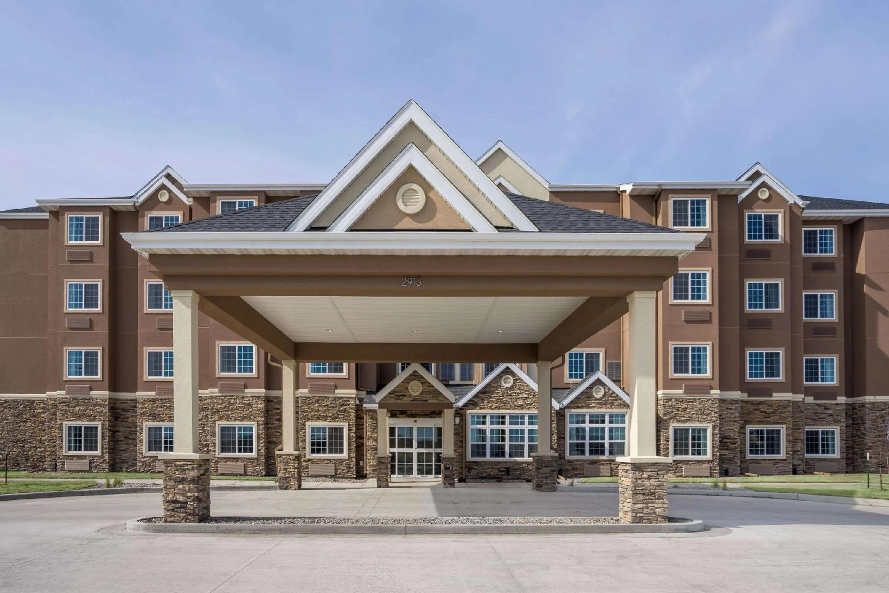 Property building in Microtel Inn & Suites By Wyndham Moorhead Fargo Area