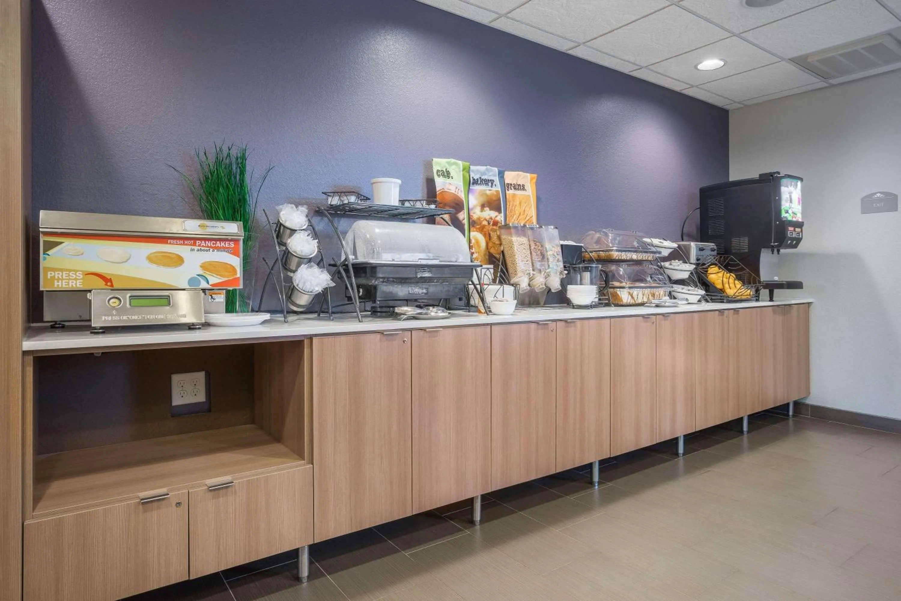 Restaurant/places to eat in Microtel Inn & Suites By Wyndham Moorhead Fargo Area