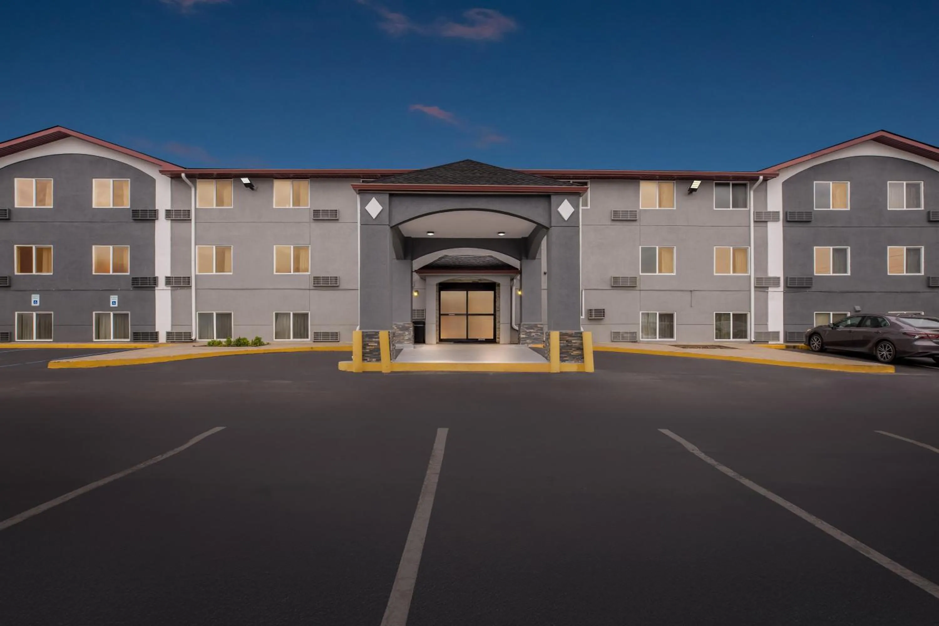 Facade/entrance in Red Roof Inn Huntsville, AL