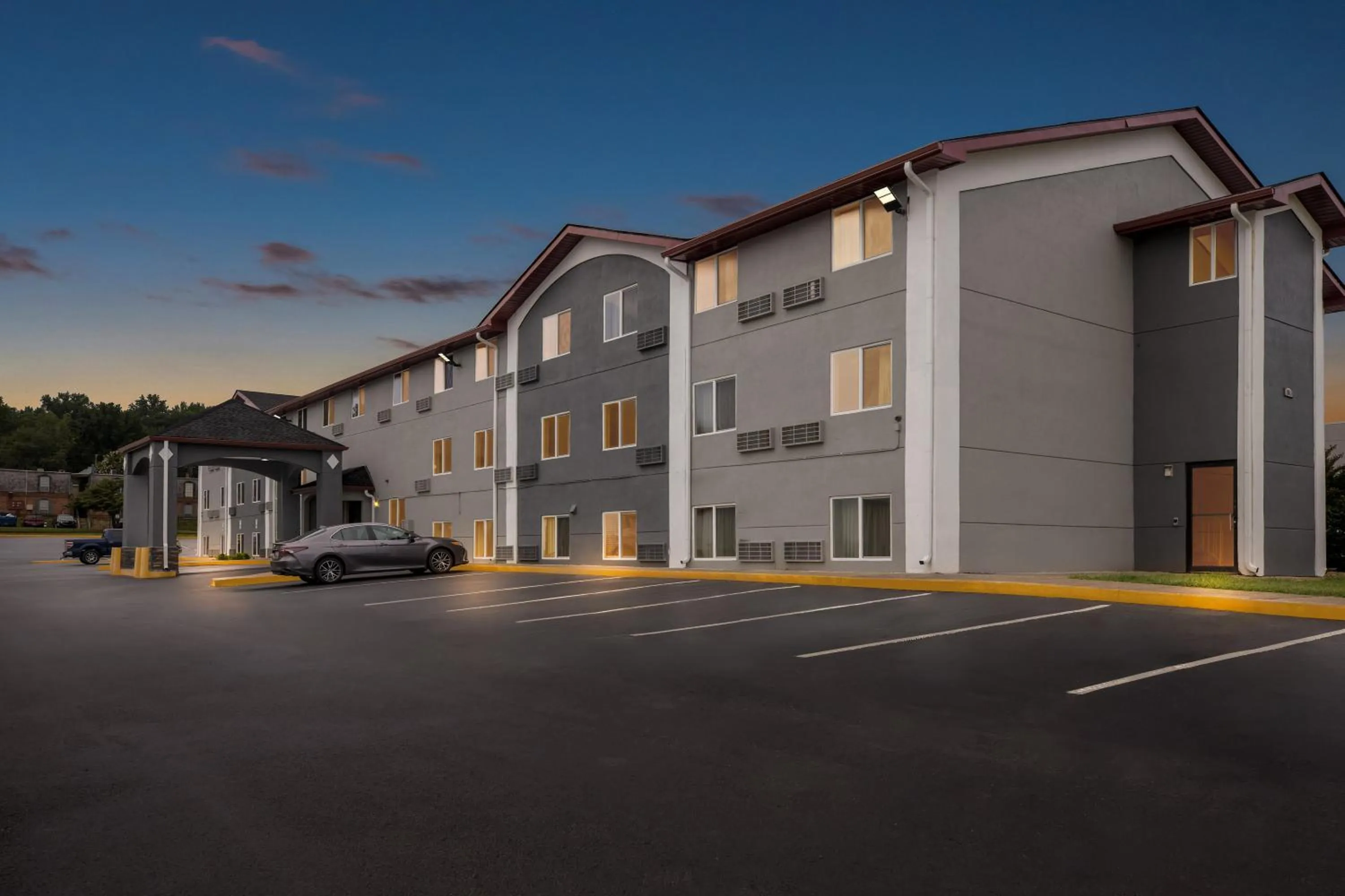 Facade/entrance in Red Roof Inn Huntsville, AL