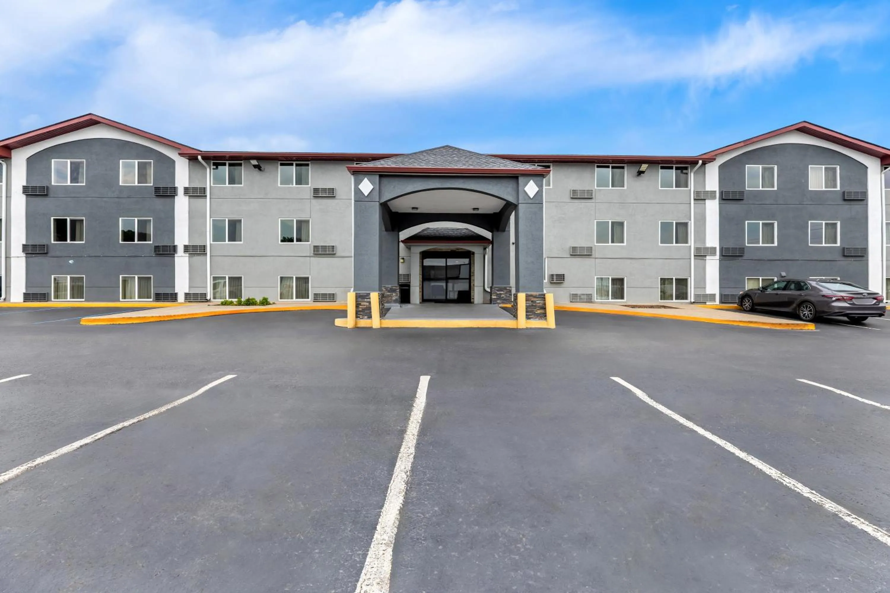 Property building in Red Roof Inn Huntsville, AL