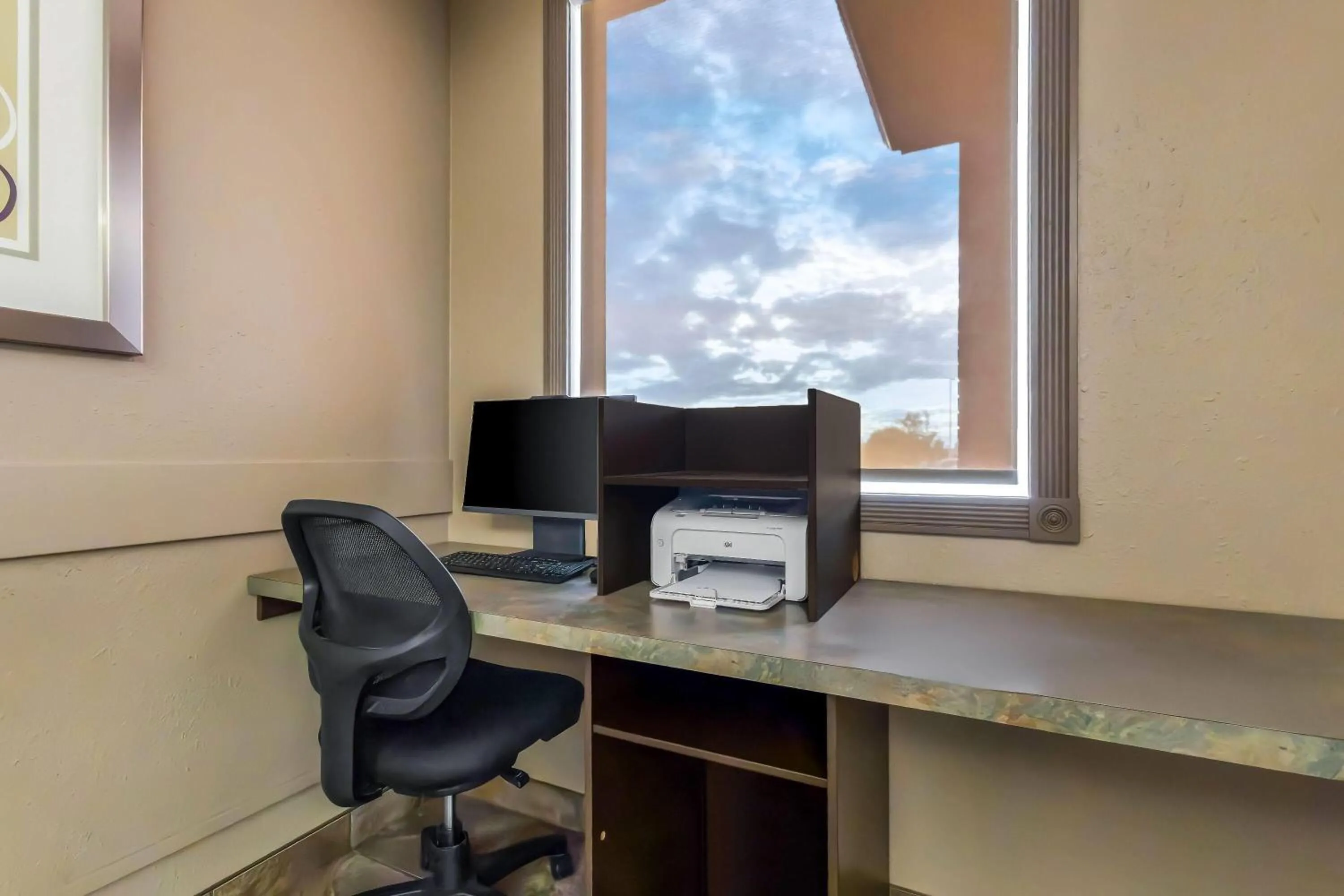 Business facilities in Super 8 by Wyndham Prince Albert