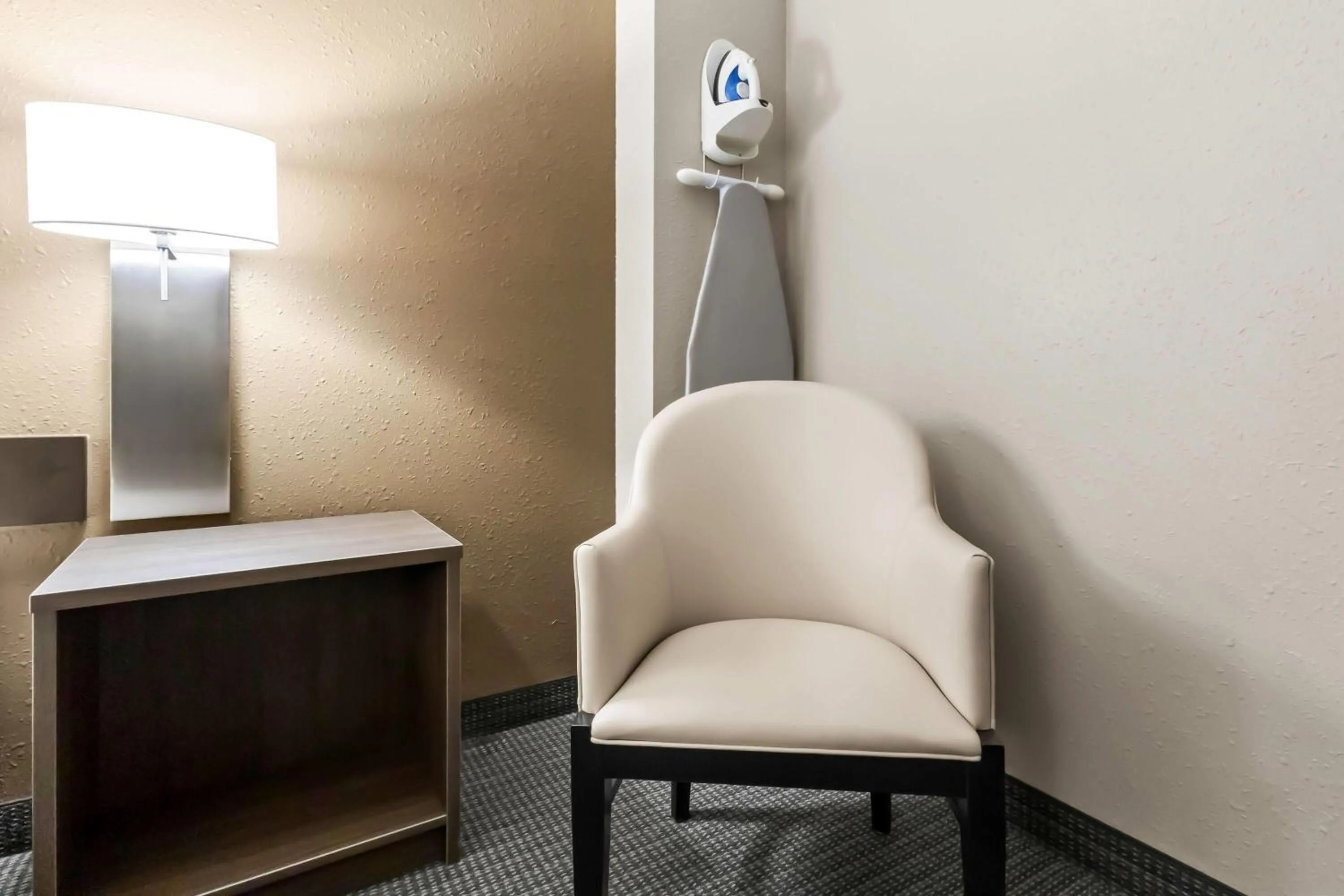 Bed in Super 8 by Wyndham Prince Albert