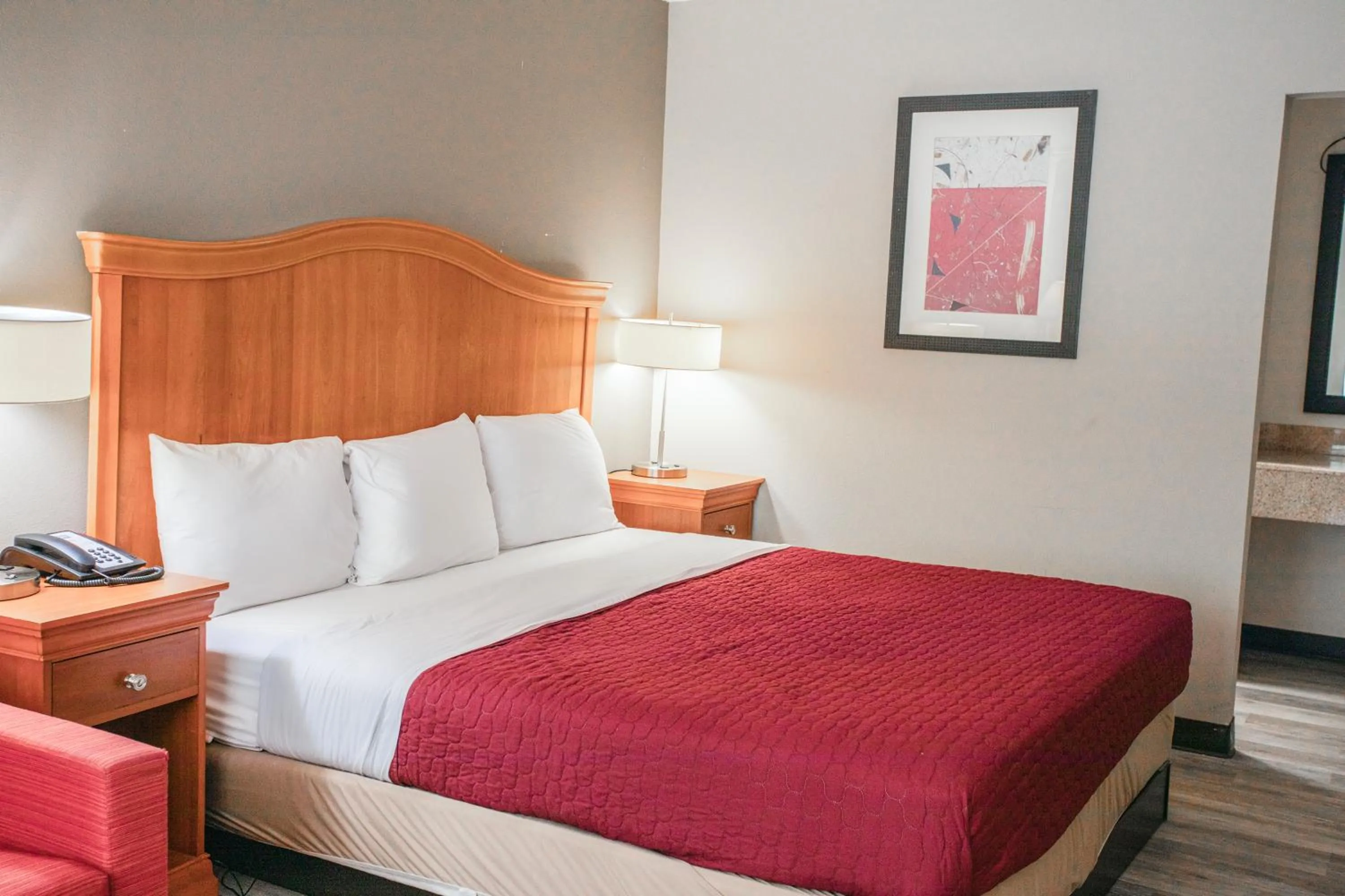 Bedroom, Bed in OYO hotel Greensboro east I 40