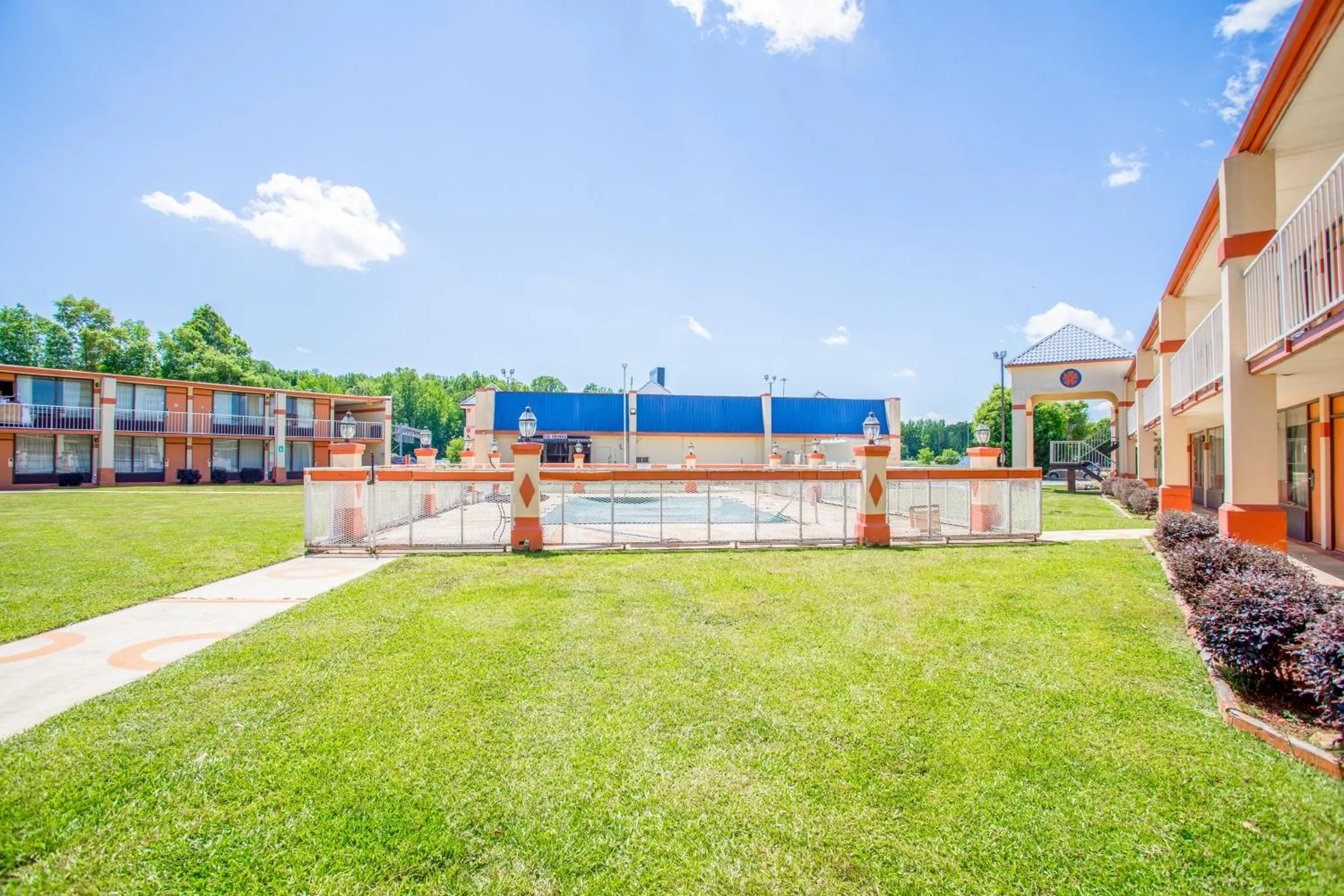 Area and facilities in OYO hotel Greensboro east I 40