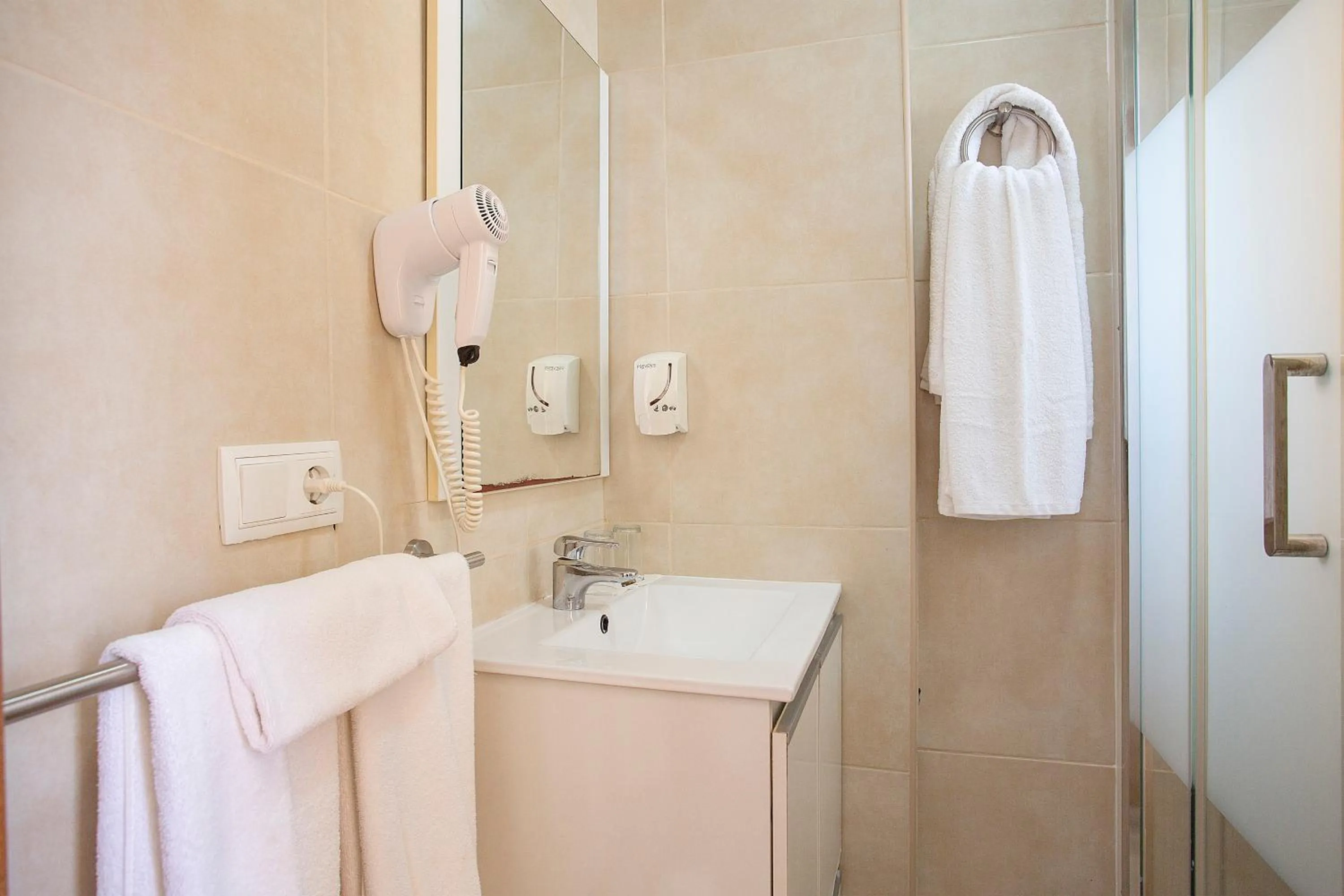 Shower in Hotel Cupidor