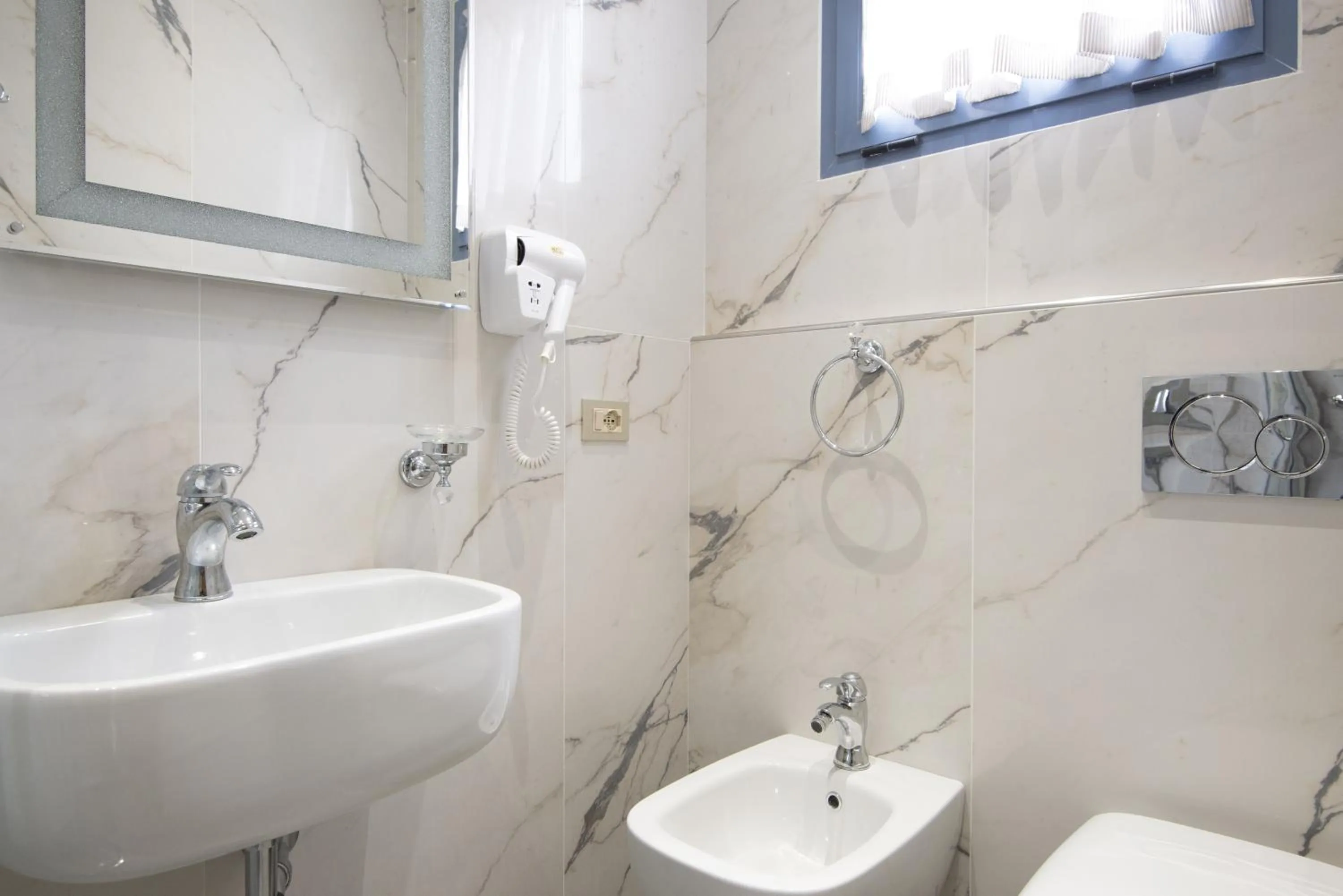 Shower in Royal Boutique Hotel