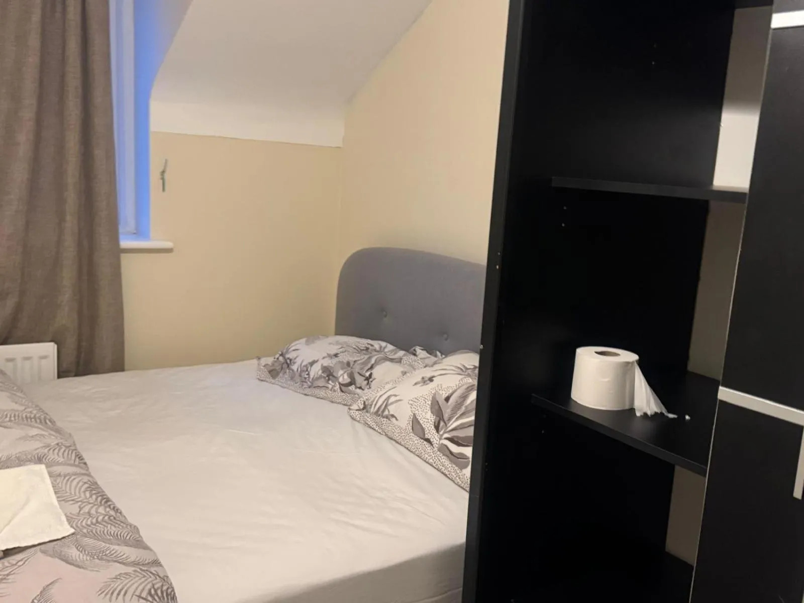 Bed in Komegloba Mega room