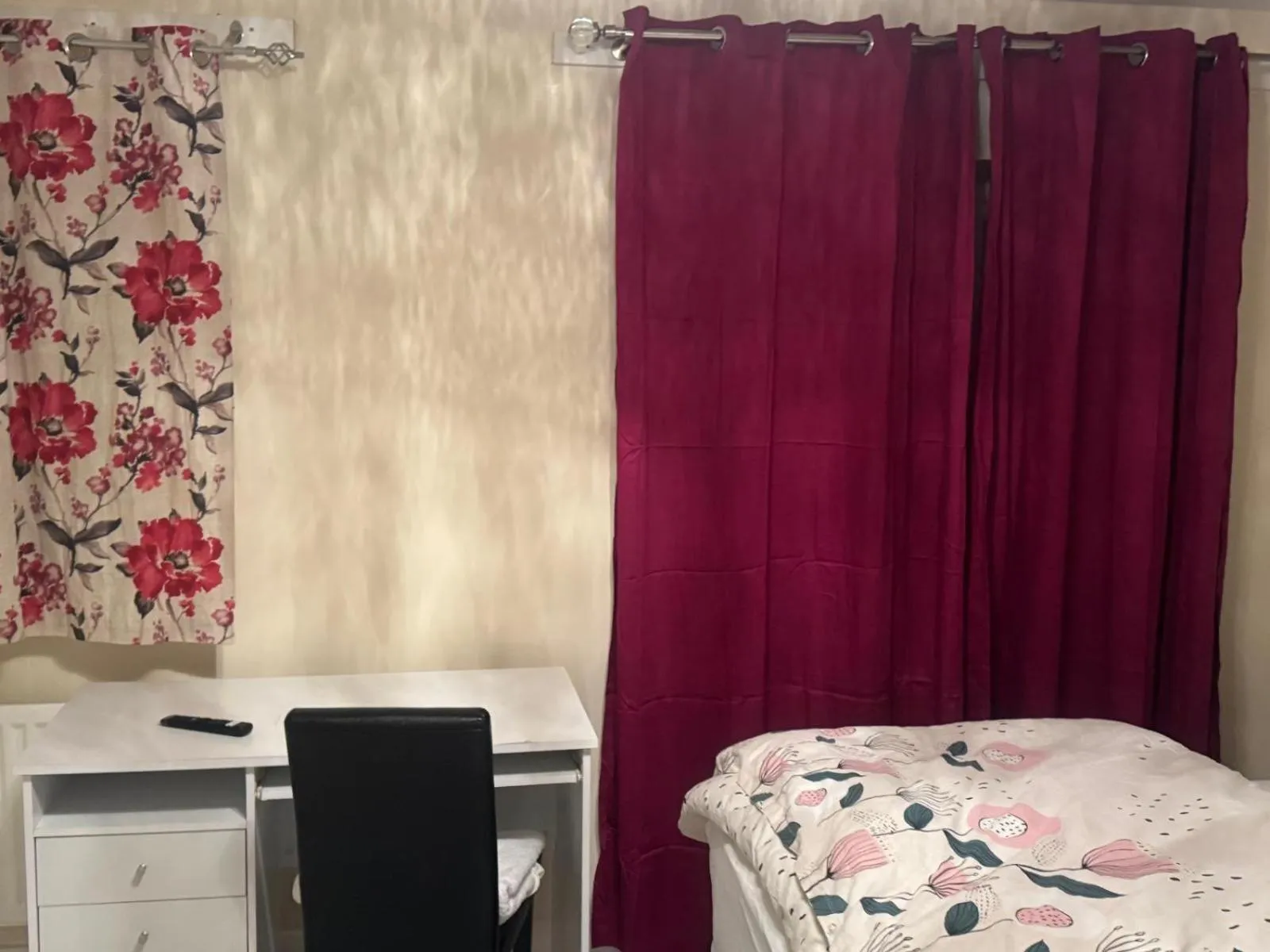 Bedroom, Bed in Komegloba Mega room