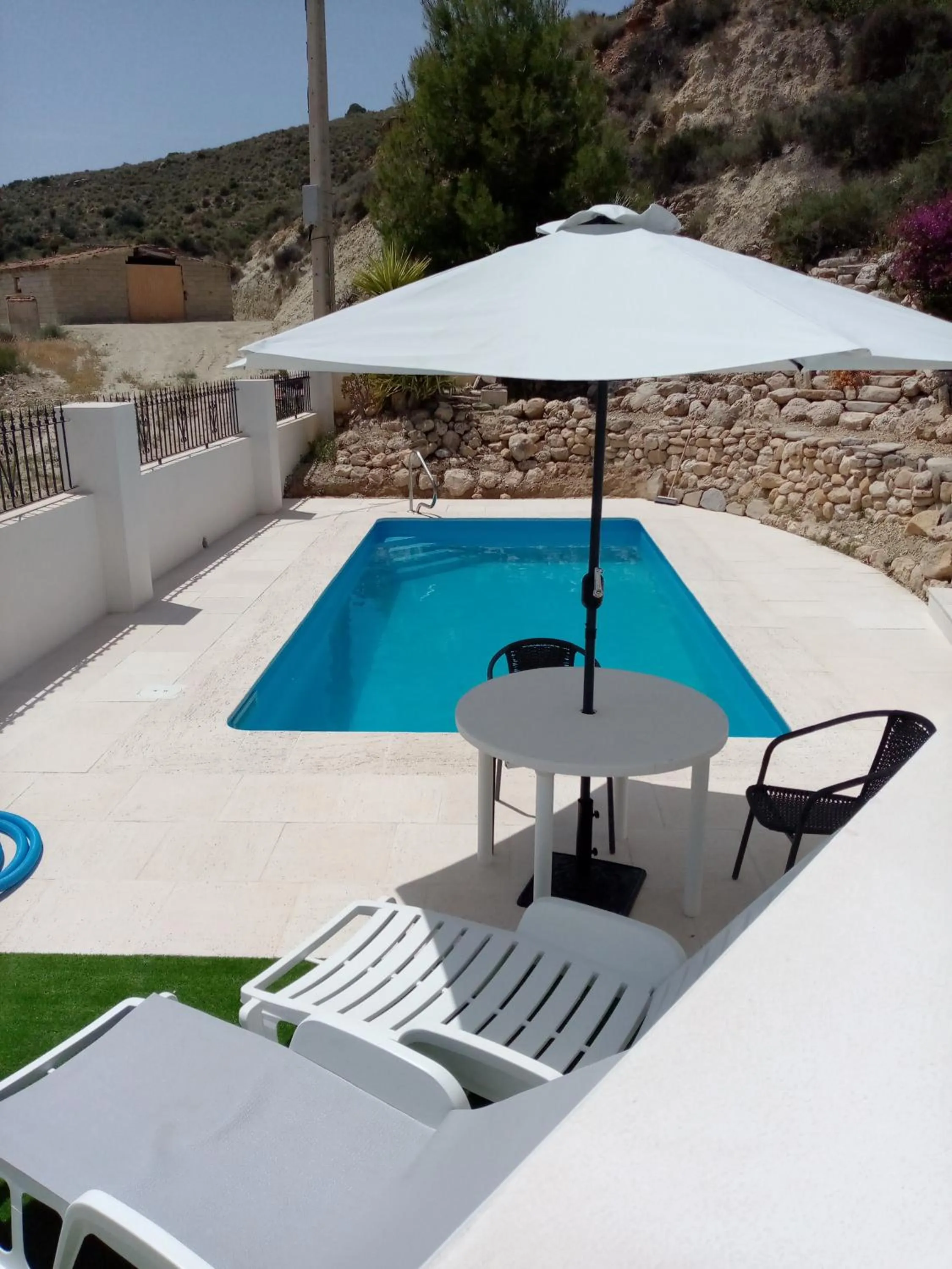 Swimming pool in Almond Reef Casa Rural