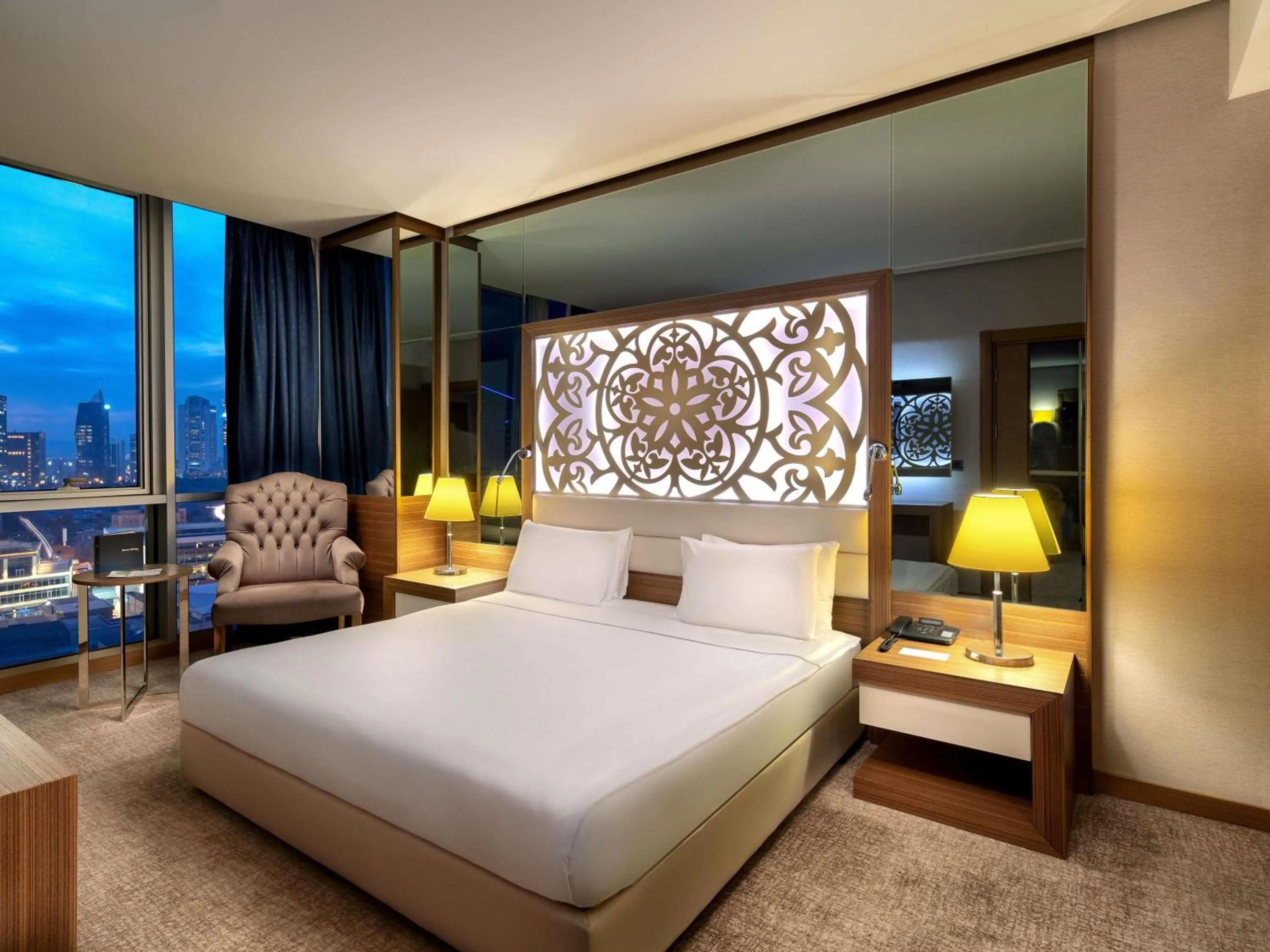 Bedroom, Bed in Downtown Ankara Hotel