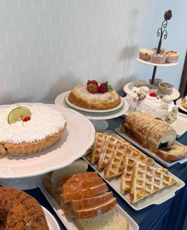 Buffet breakfast in Pousada Villa Vie