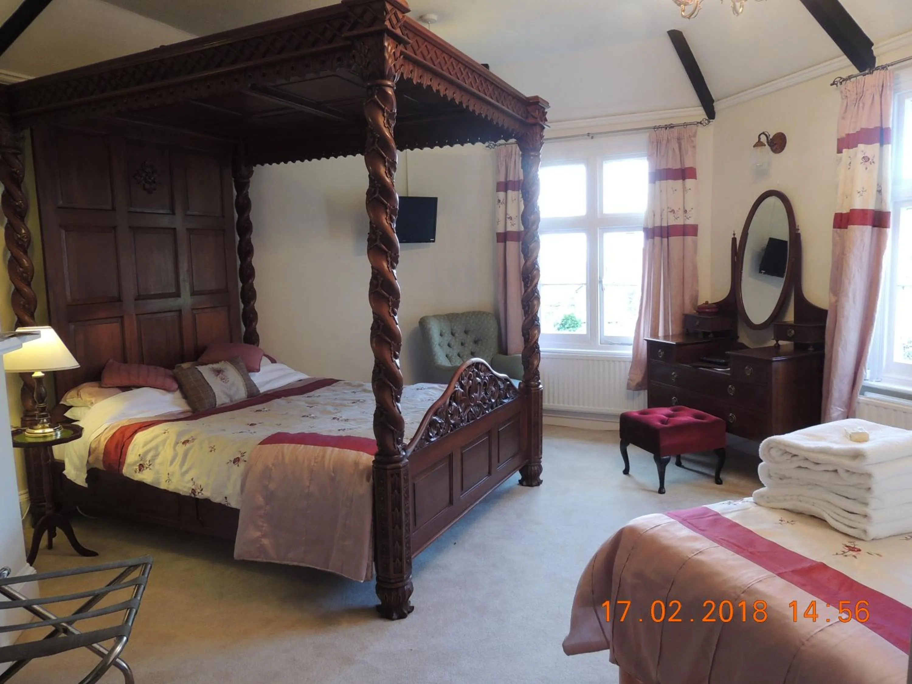 Photo of the whole room, Bed in Orchard House Hotel