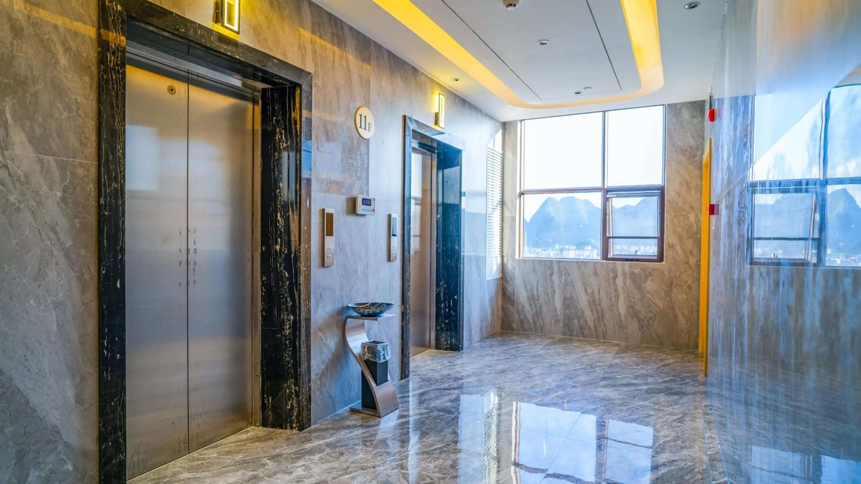 elevator in Wansheng Hotel