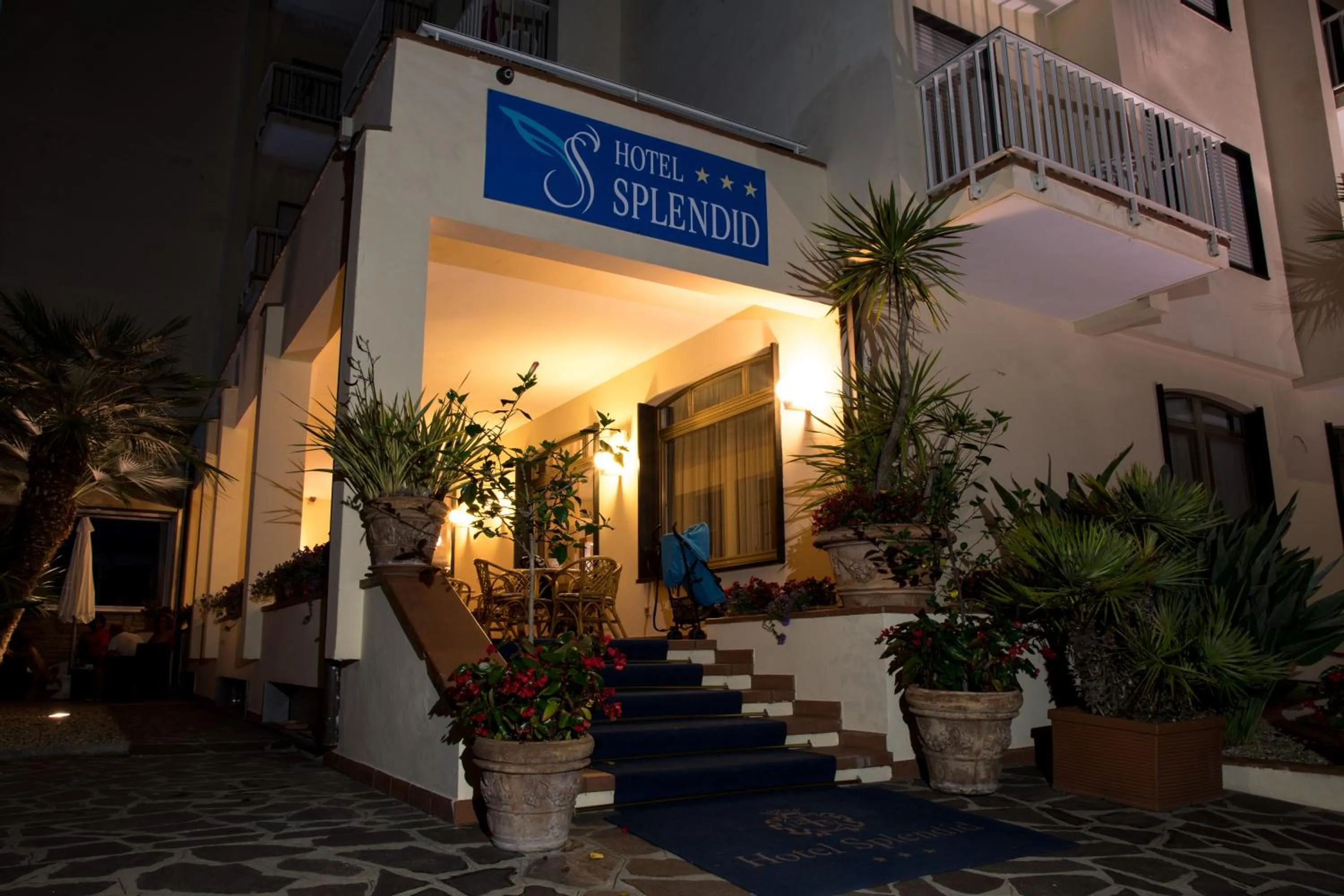 Property building in Hotel Splendid