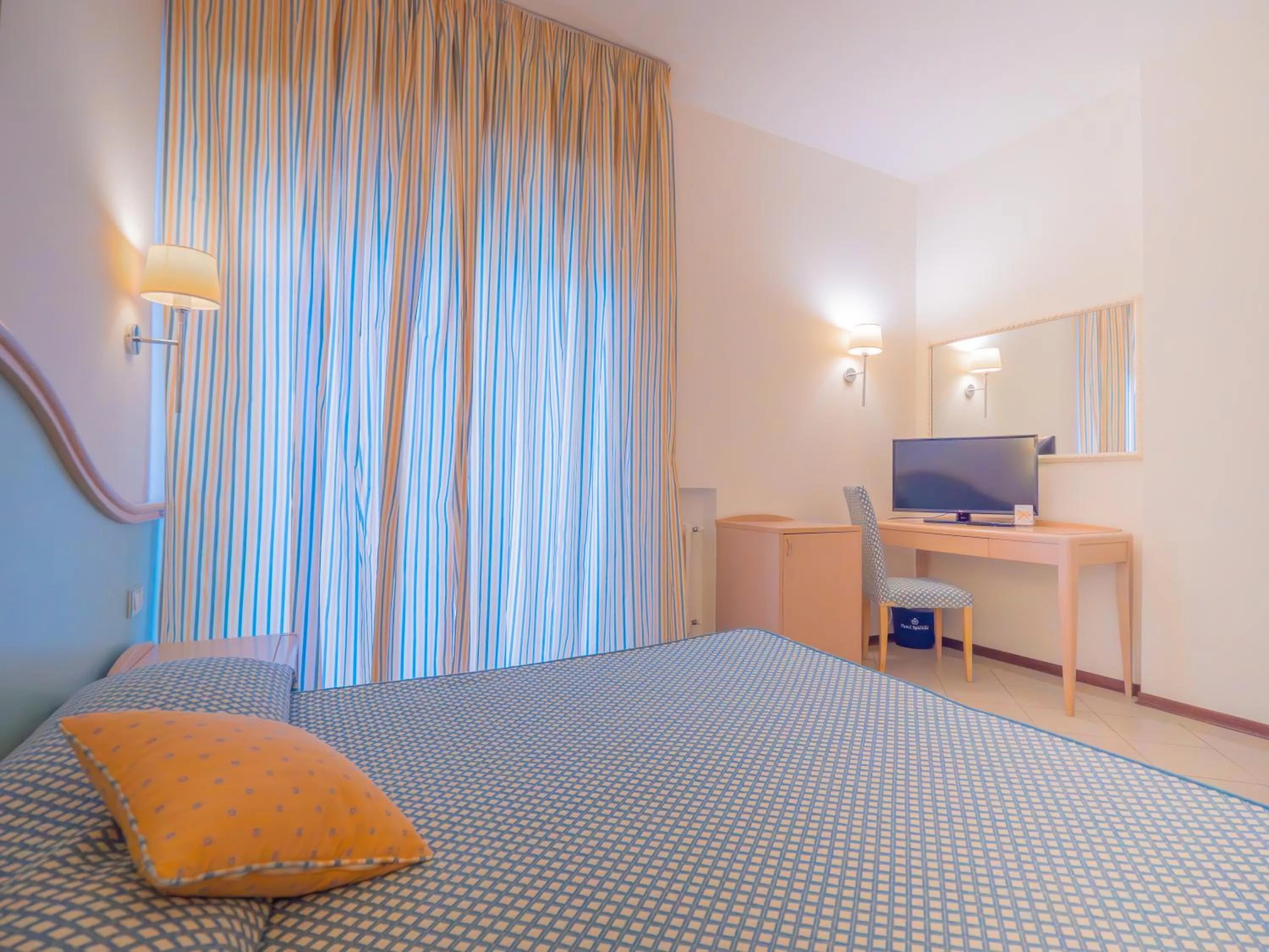 TV and multimedia, Bed in Hotel Splendid